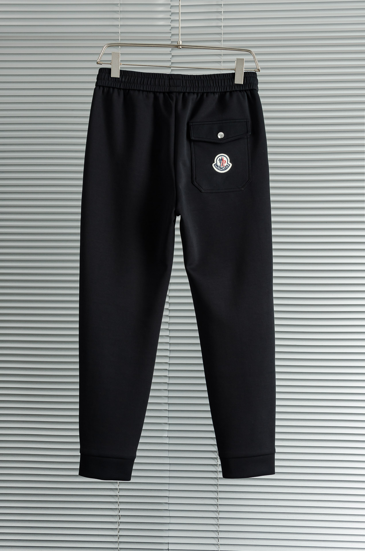 MONCL*ER蒙口 26FW精梳棉混纺挺括有型自带筋骨感抗皱性极强四面弹力包容性好弹力松紧腰搭配抽绳设