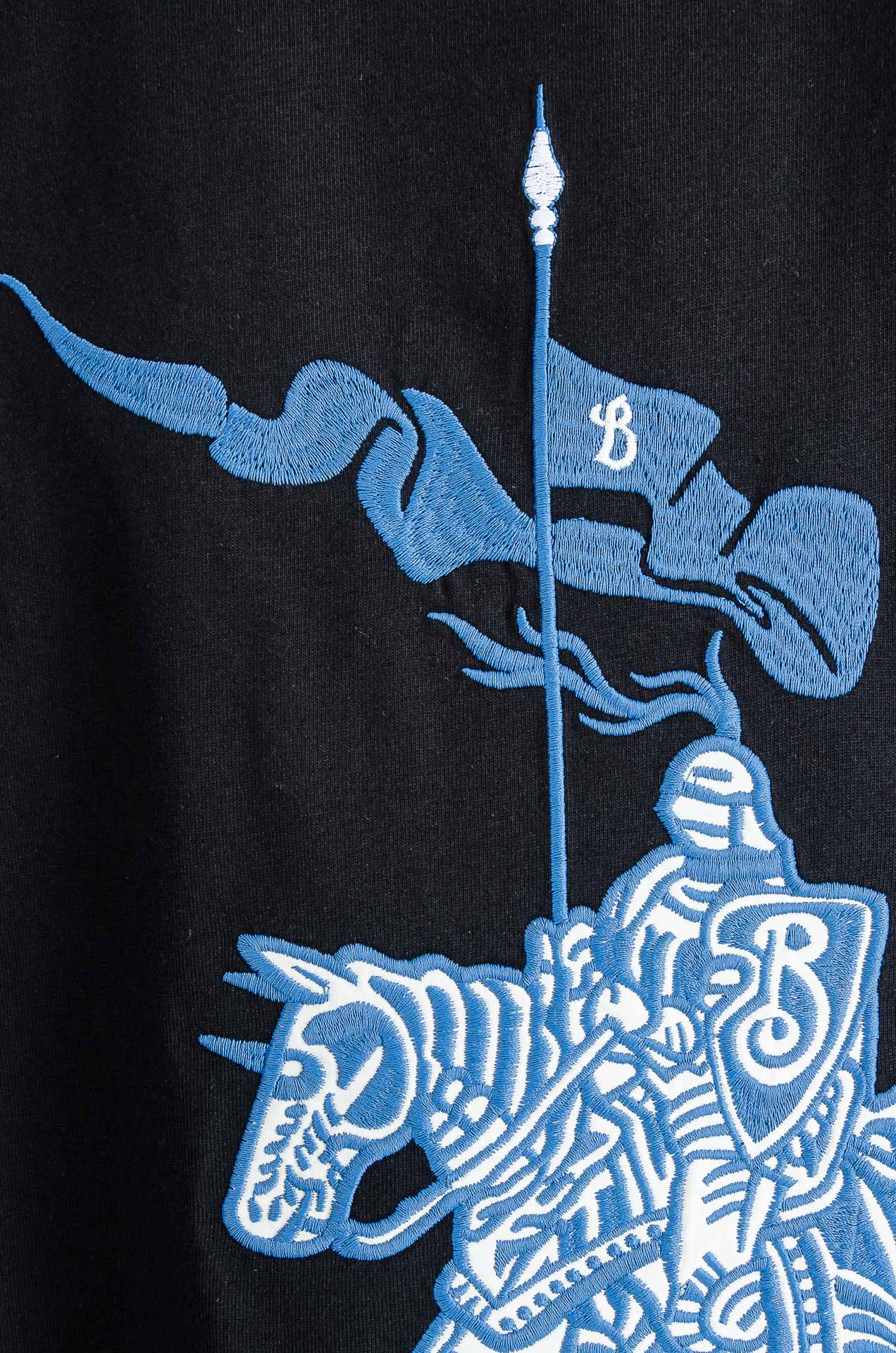 Burbe*rry巴宝莉2026SS时尚潮人必备男士休闲圆领短袖T恤衫#设计理念潮流前卫与尚可持续，选用