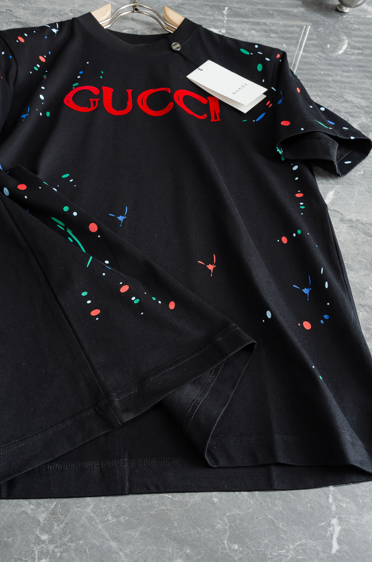 Gucci古驰2026SS时尚潮人必备男士休闲圆领短袖T恤衫#设计理念潮流前卫与尚可持续，选用客供进口1