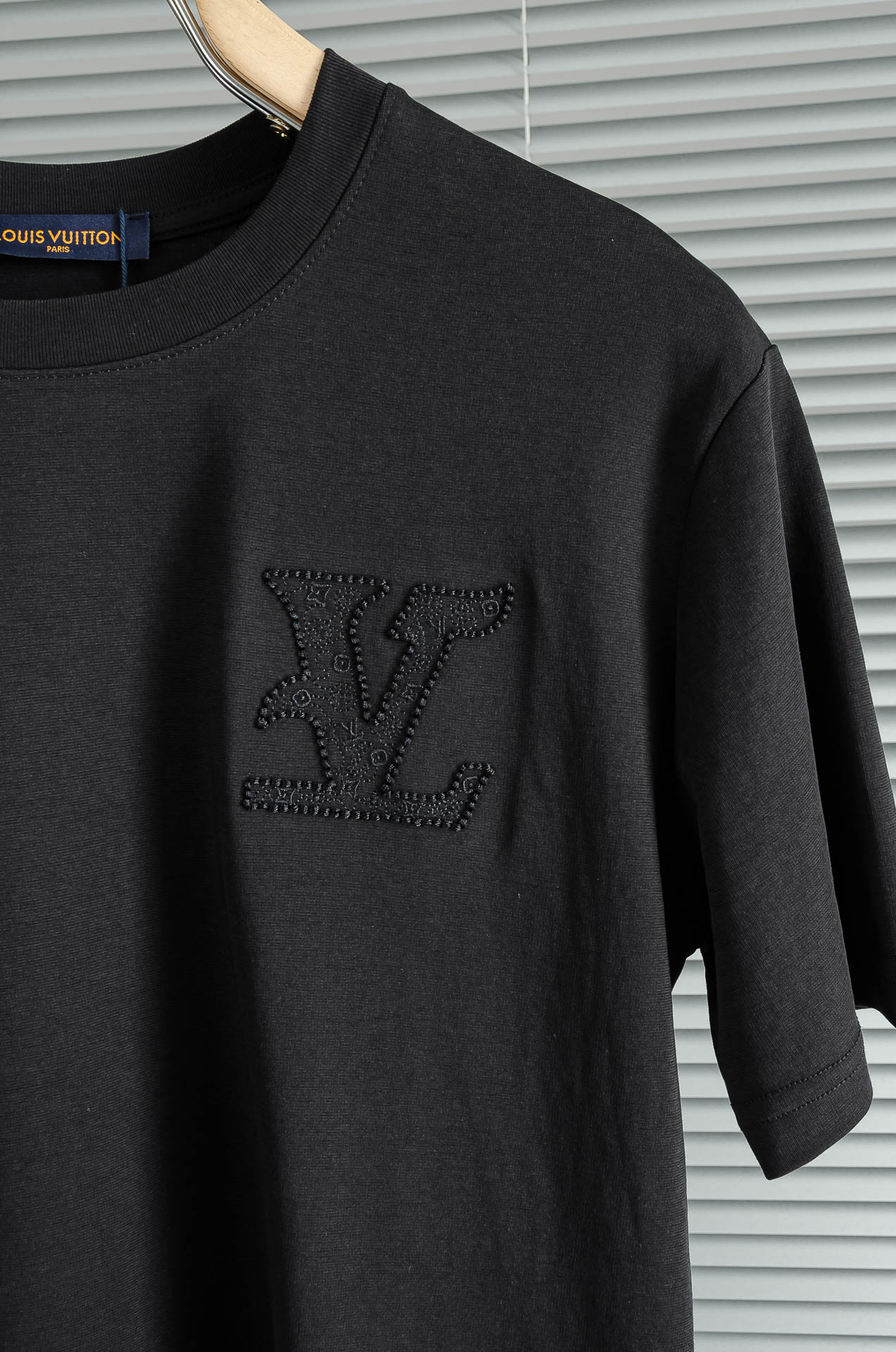 LV 2026SS时尚潮人必备男士休闲圆领短袖T恤衫#设计理念潮流前卫与尚可持续，选用客供进口100%棉