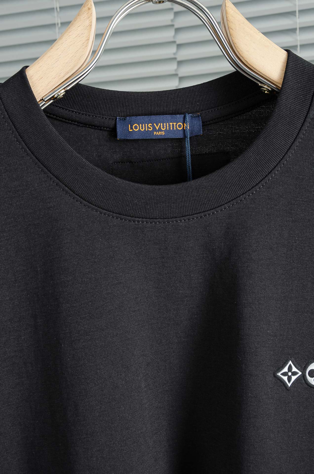 LV 2026SS时尚潮人必备男士休闲圆领短袖T恤衫#设计理念潮流前卫与尚可持续，选用客供进口100%棉