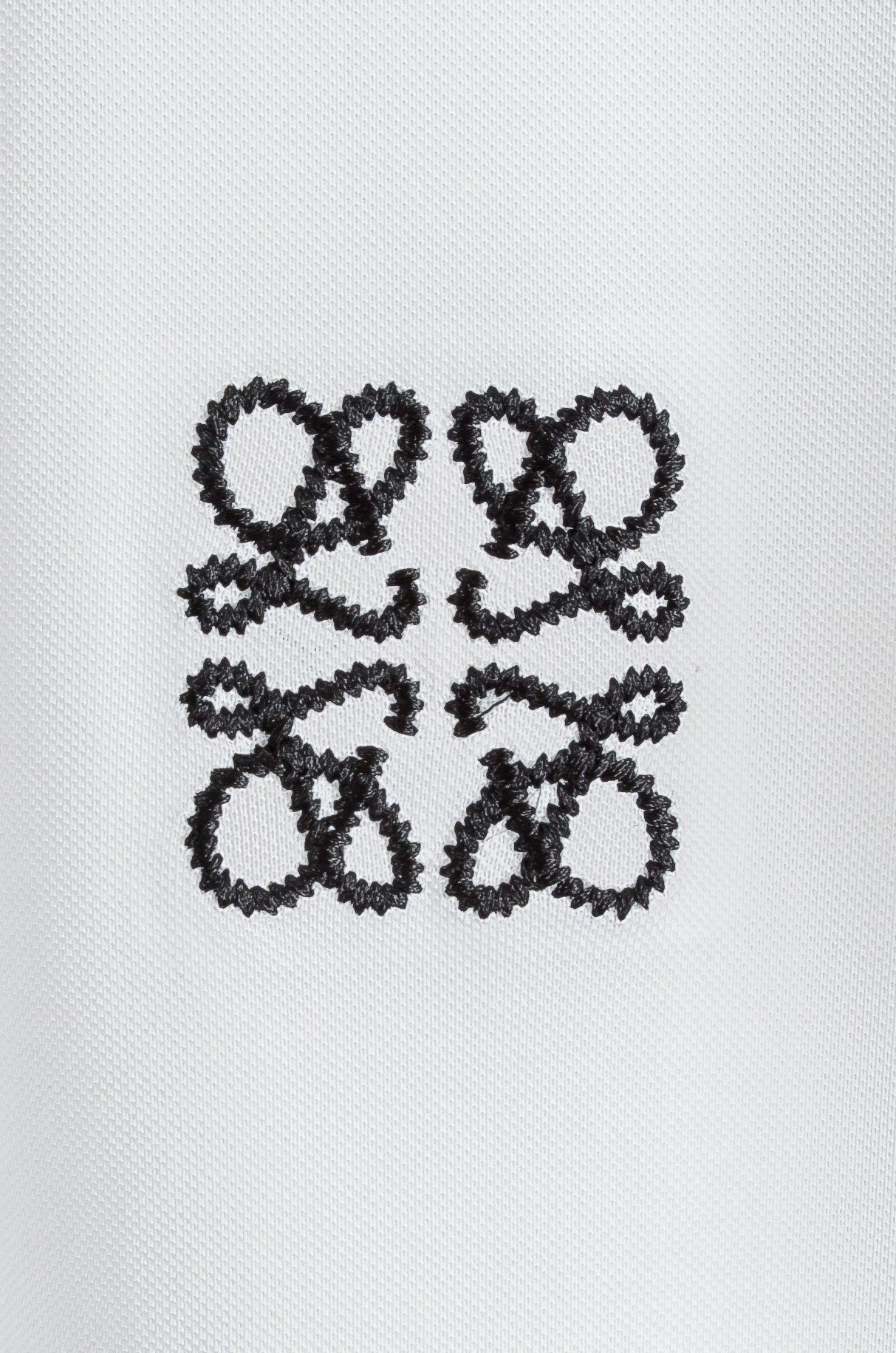 LOEWE罗意威 2026ss春夏新品 ，男士休闲纯色圆领短袖T桖衫#面料属性皆为上乘，网眼结构细腻自然