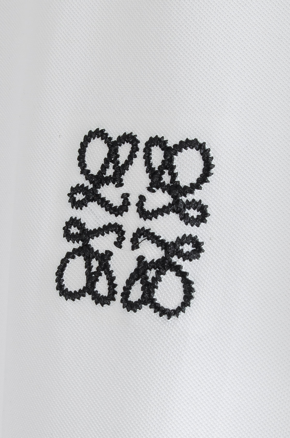 LOEWE罗意威 2026ss春夏新品 ，男士休闲纯色圆领短袖T桖衫#面料属性皆为上乘，网眼结构细腻自然