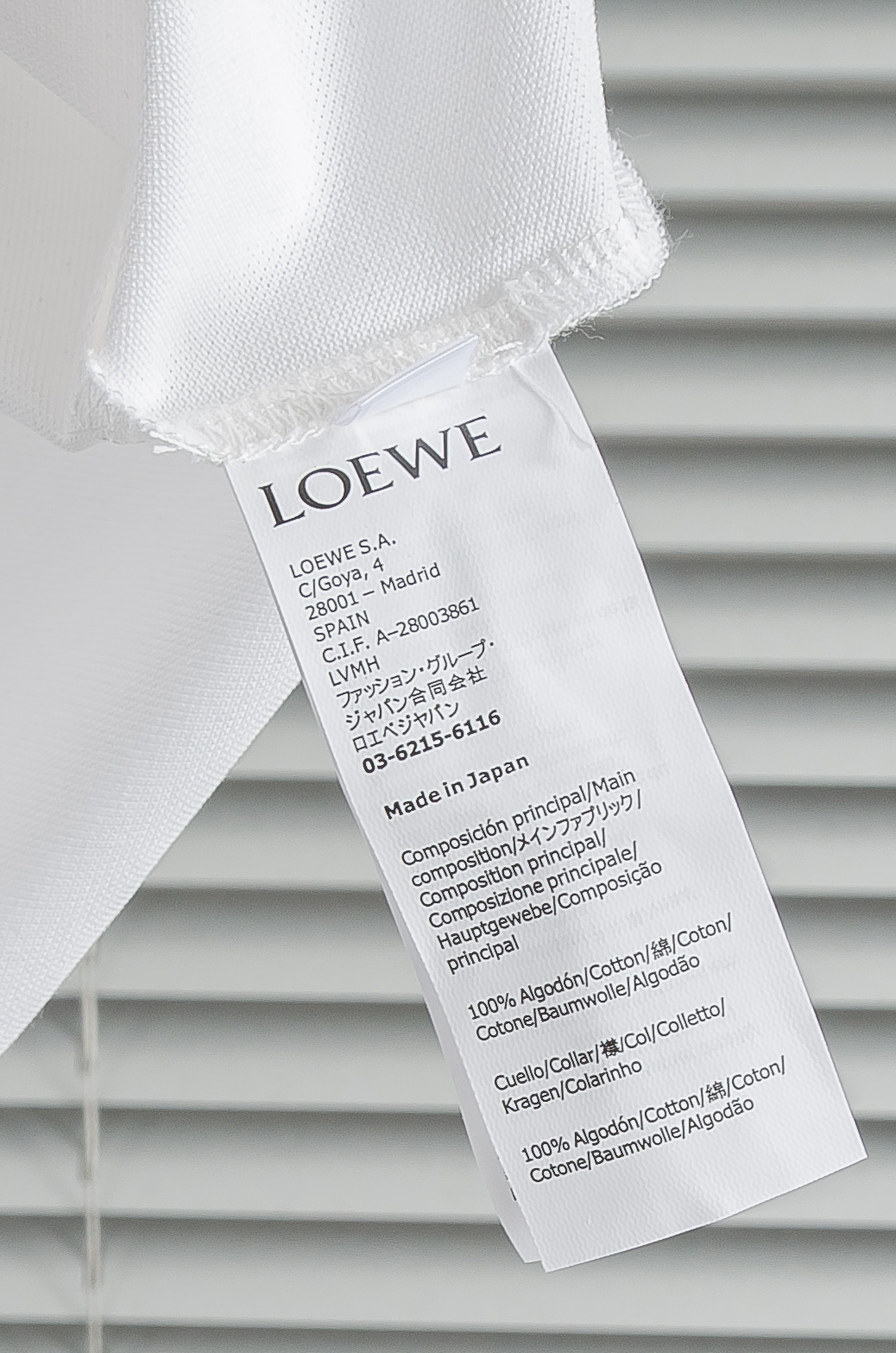 LOEWE罗意威 2026ss春夏新品 ，男士休闲纯色圆领短袖T桖衫#面料属性皆为上乘，网眼结构细腻自然