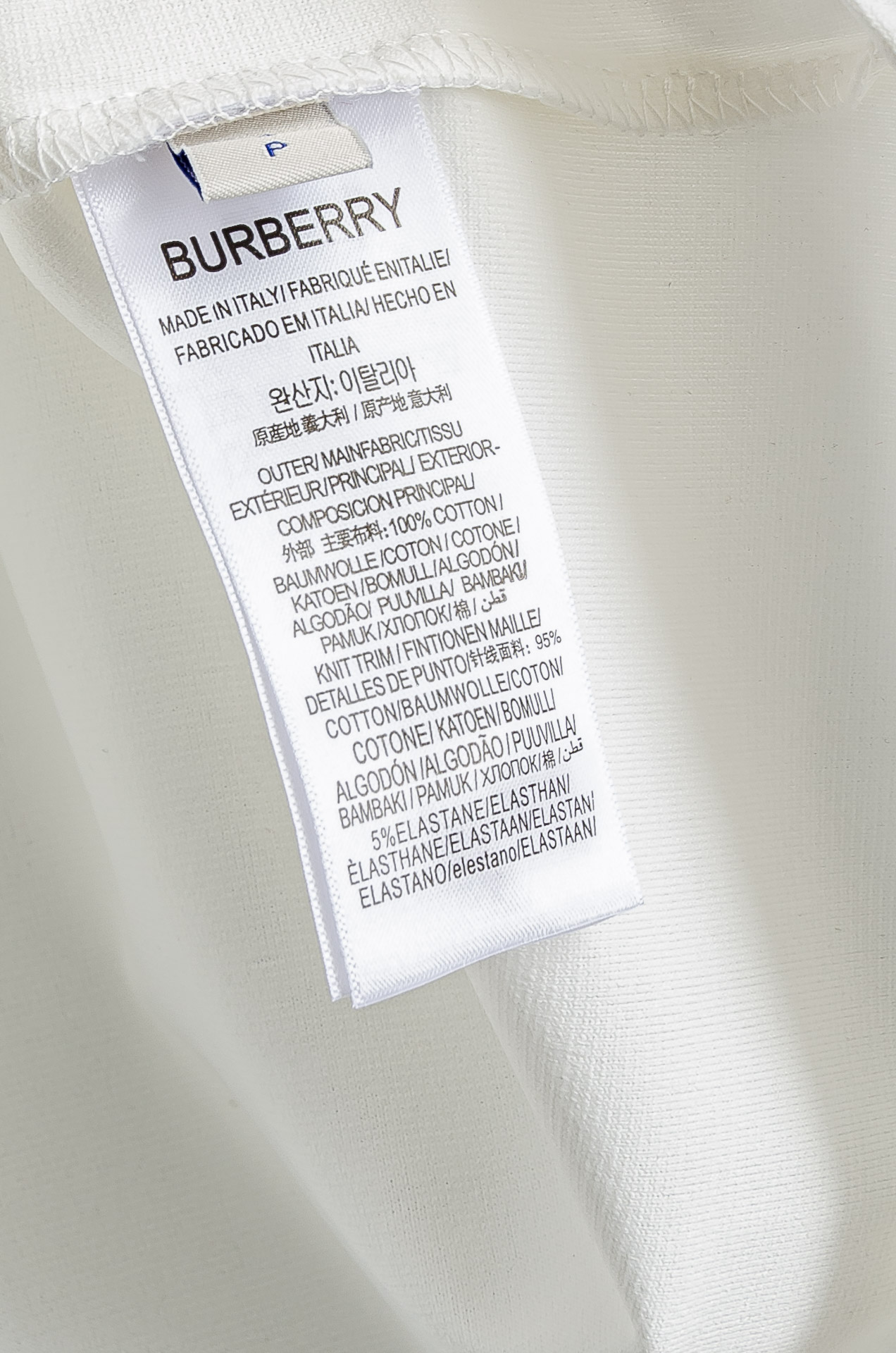 BURBERRY 巴宝莉2026ss最新全身暗纹提花logo定制面料皆为上乘，网眼结构细腻自然，经过水洗