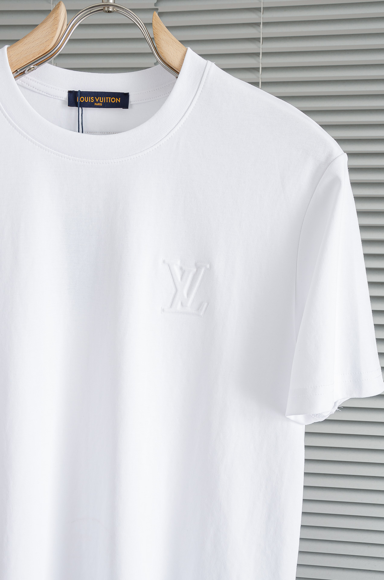 LV 2026SS时尚潮人必备男士休闲圆领短袖T恤衫#设计理念潮流前卫与尚可持续，选用客供进口100%棉