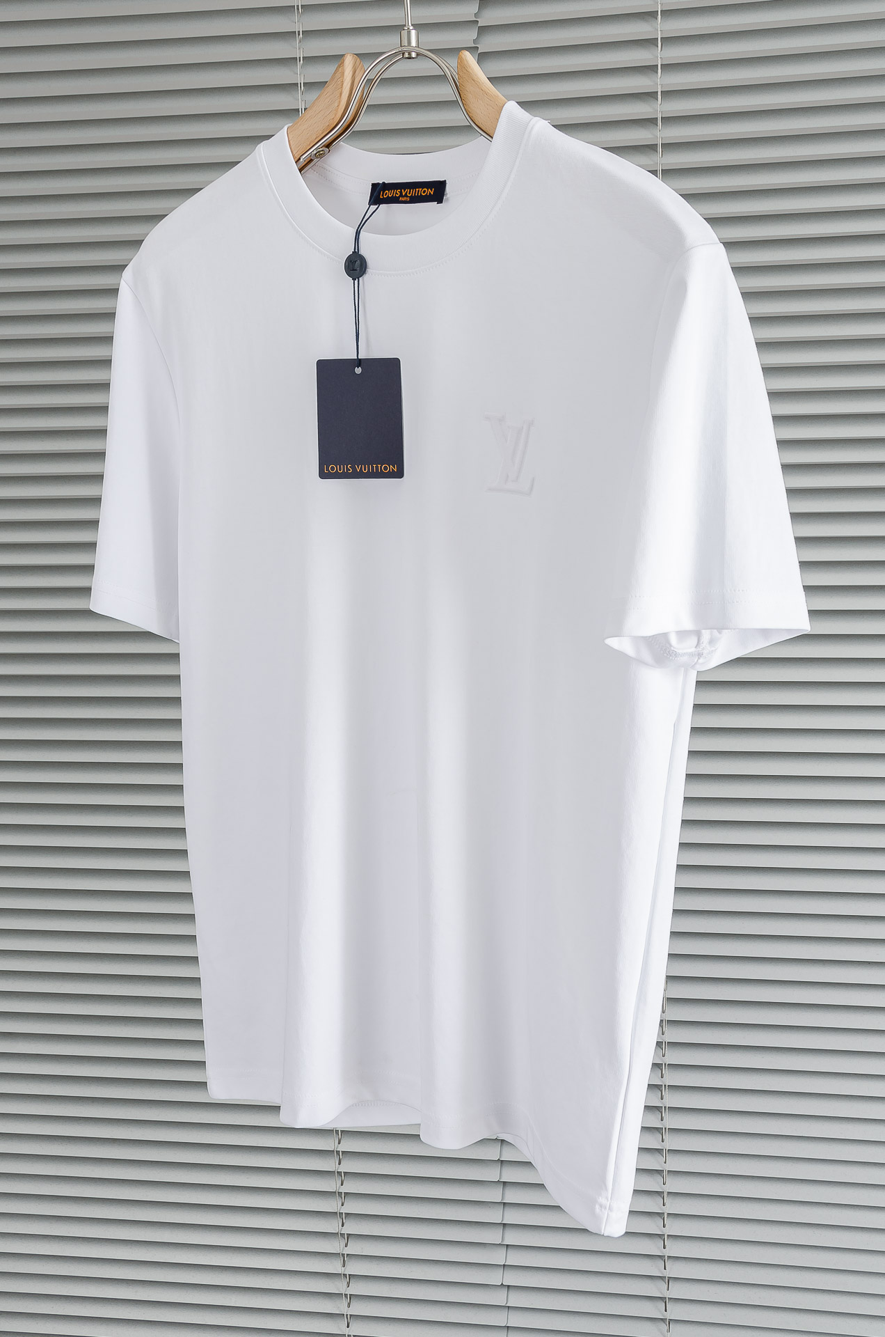 LV 2026SS时尚潮人必备男士休闲圆领短袖T恤衫#设计理念潮流前卫与尚可持续，选用客供进口100%棉