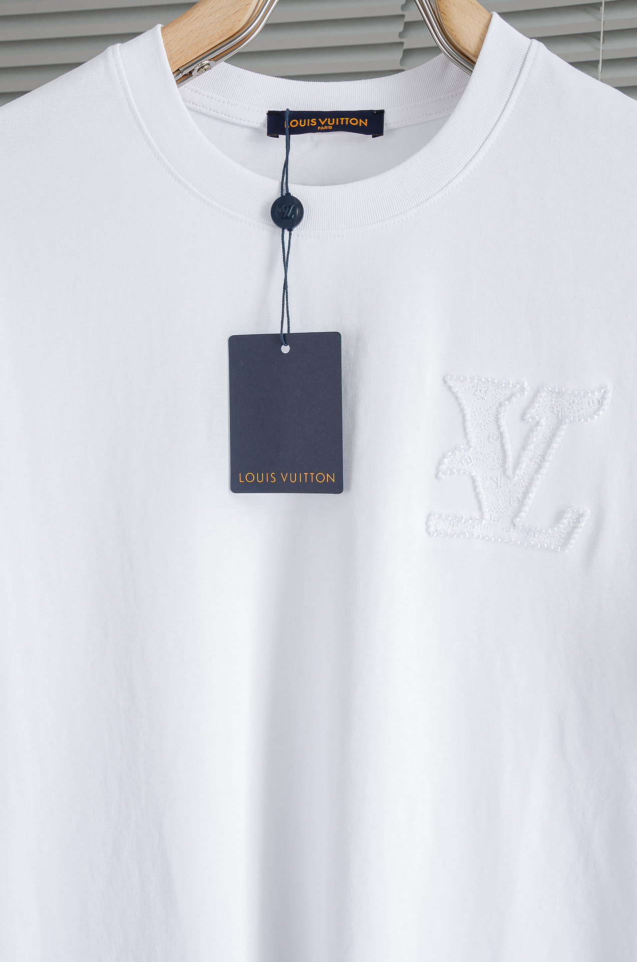 LV 2026SS时尚潮人必备男士休闲圆领短袖T恤衫#设计理念潮流前卫与尚可持续，选用客供进口100%棉