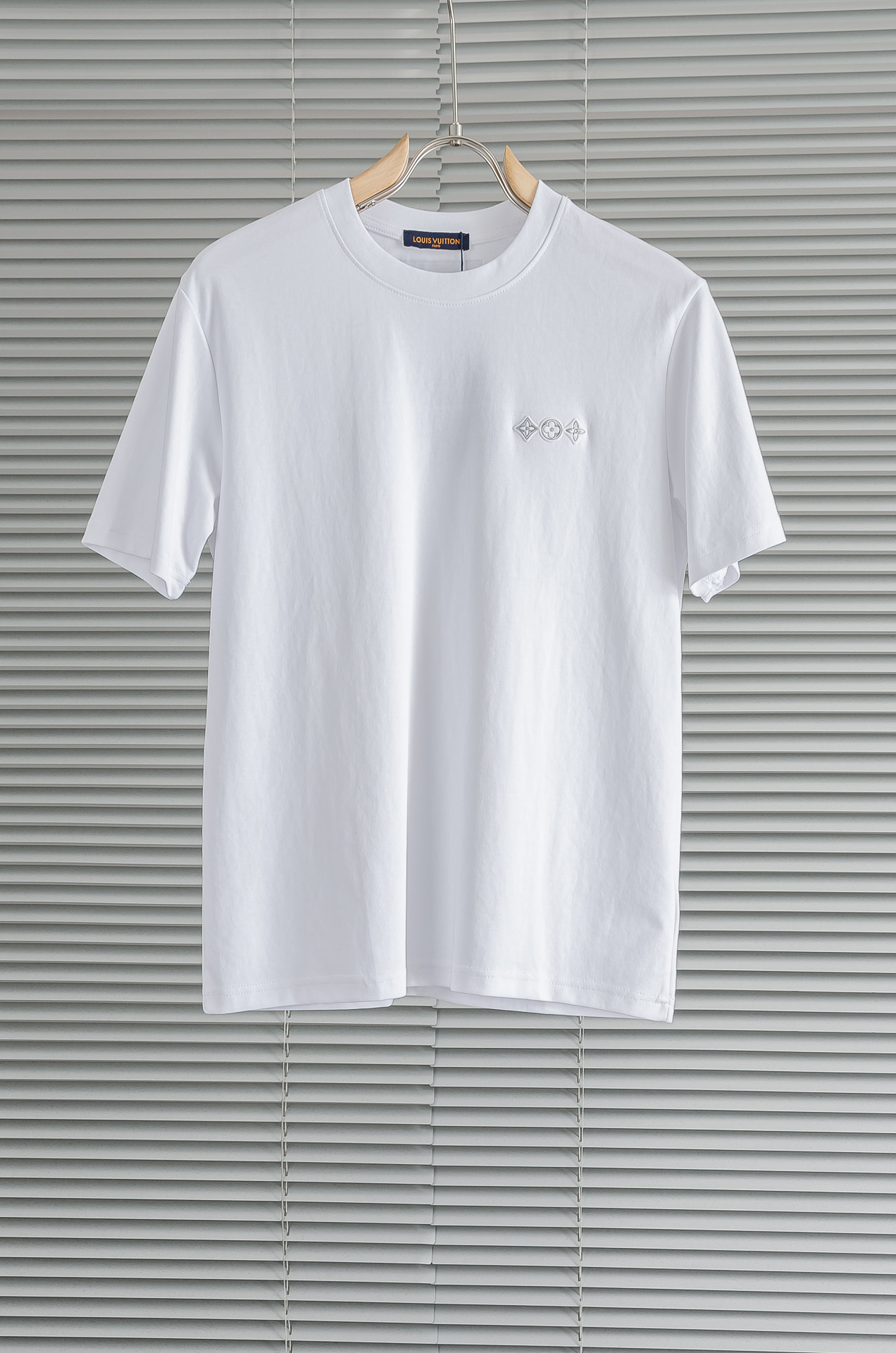 LV 2026SS时尚潮人必备男士休闲圆领短袖T恤衫#设计理念潮流前卫与尚可持续，选用客供进口100%棉