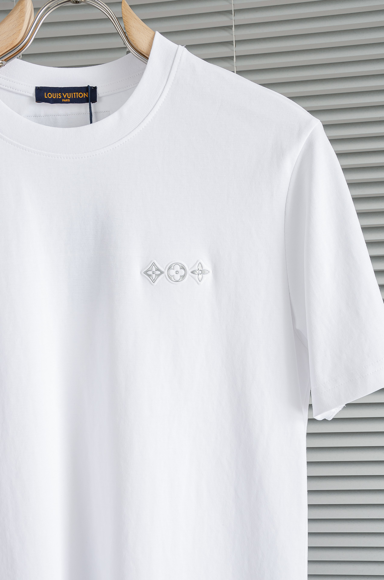 LV 2026SS时尚潮人必备男士休闲圆领短袖T恤衫#设计理念潮流前卫与尚可持续，选用客供进口100%棉