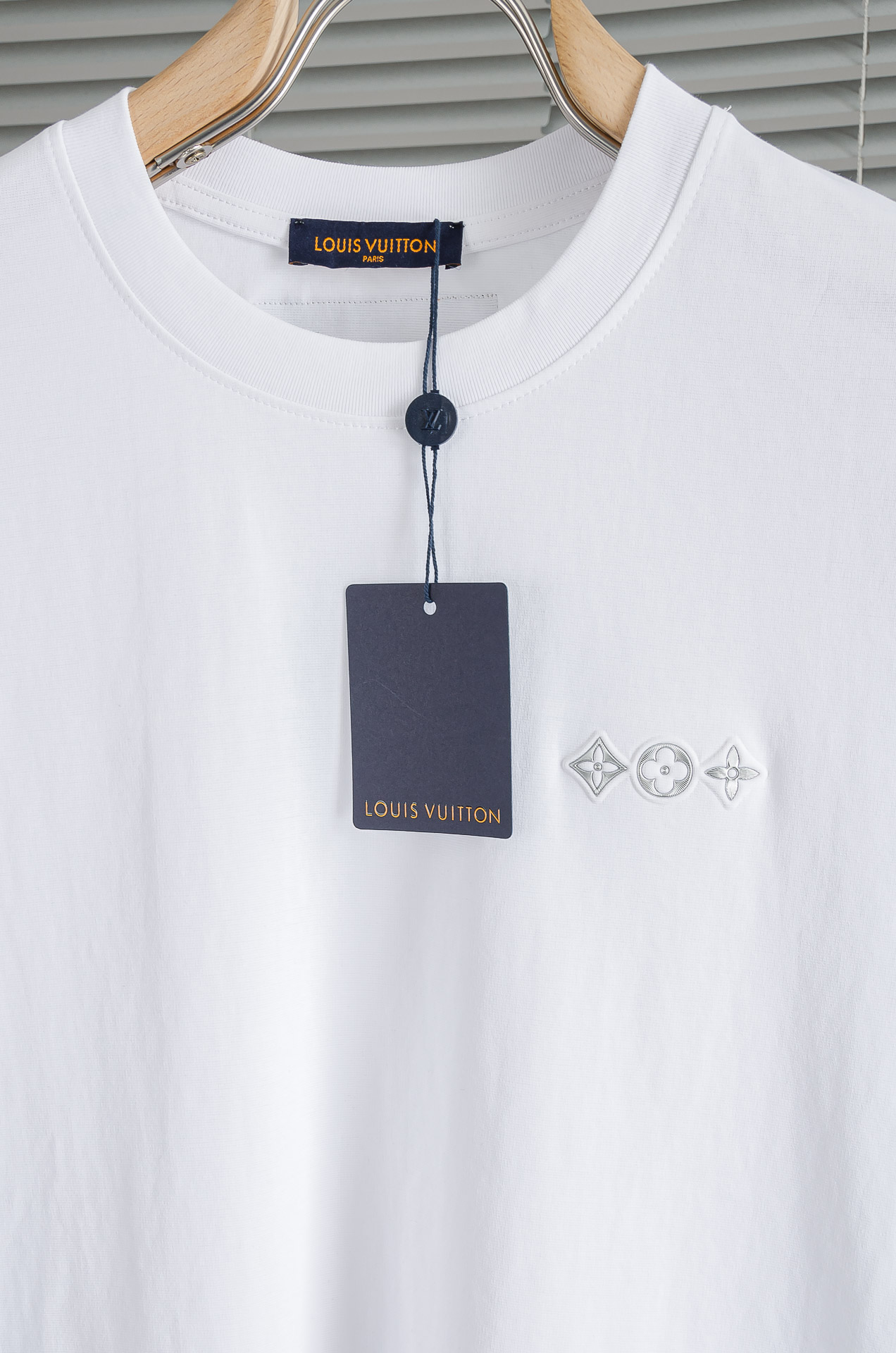 LV 2026SS时尚潮人必备男士休闲圆领短袖T恤衫#设计理念潮流前卫与尚可持续，选用客供进口100%棉