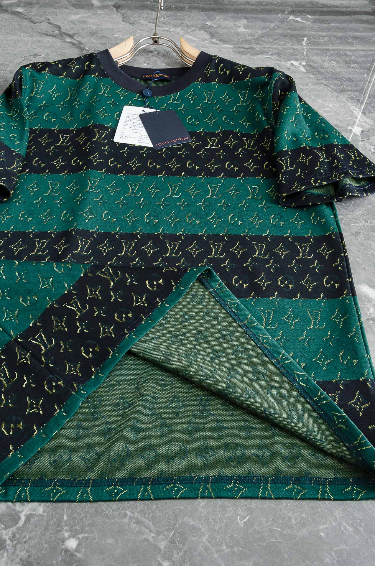 LOUIS VUITTON SS26 圆领短袖印花图案T恤 #本款短袖圆领衫以全幅 Monogram H