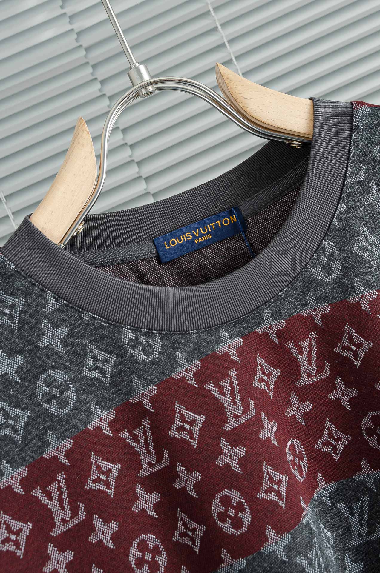 LOUIS VUITTON SS26 圆领短袖印花图案T恤 #本款短袖圆领衫以全幅 Monogram H