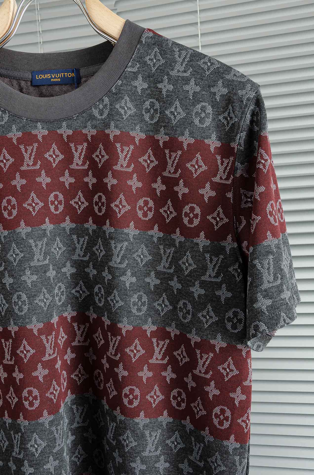 LOUIS VUITTON SS26 圆领短袖印花图案T恤 #本款短袖圆领衫以全幅 Monogram H