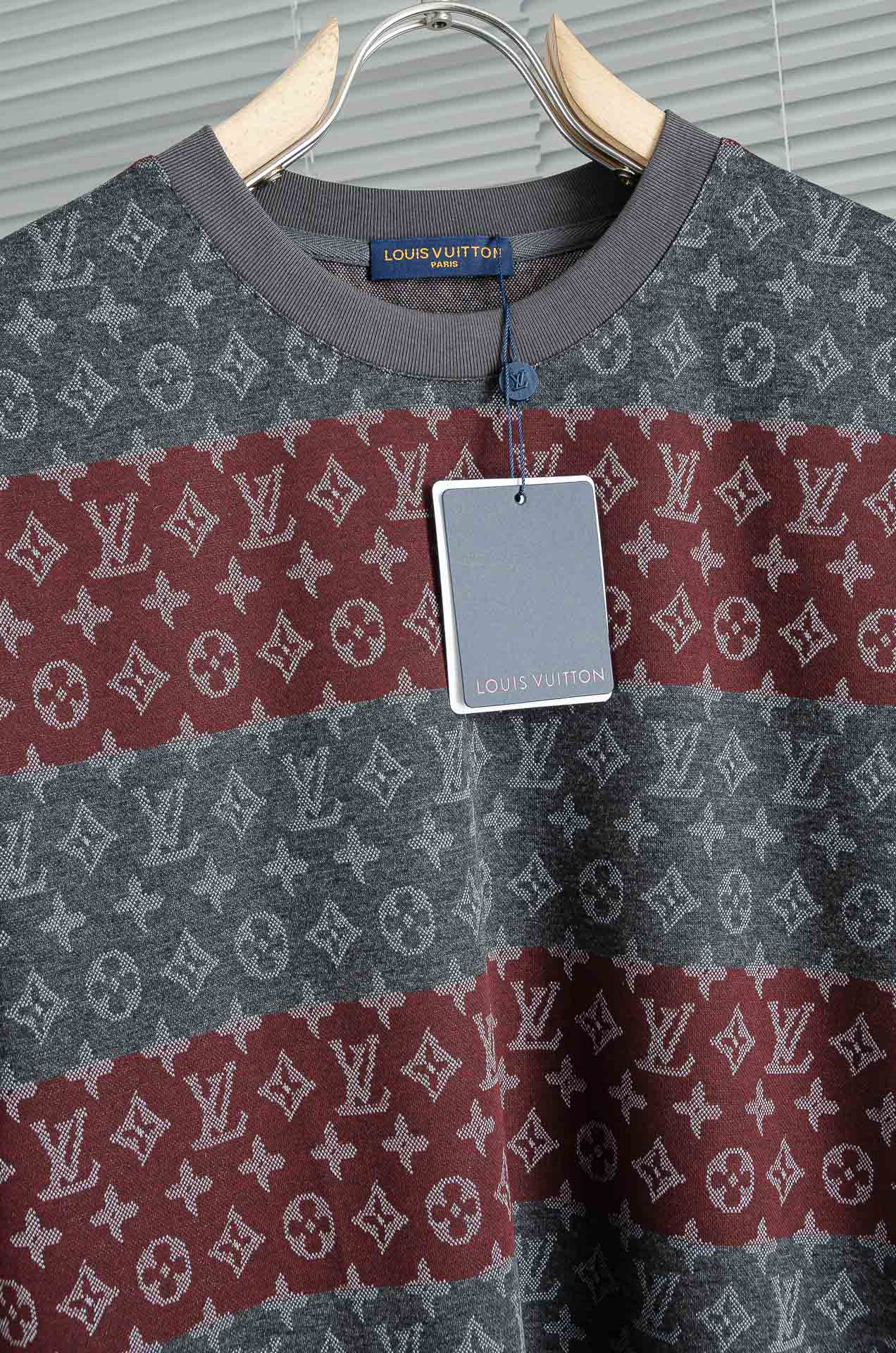 LOUIS VUITTON SS26 圆领短袖印花图案T恤 #本款短袖圆领衫以全幅 Monogram H