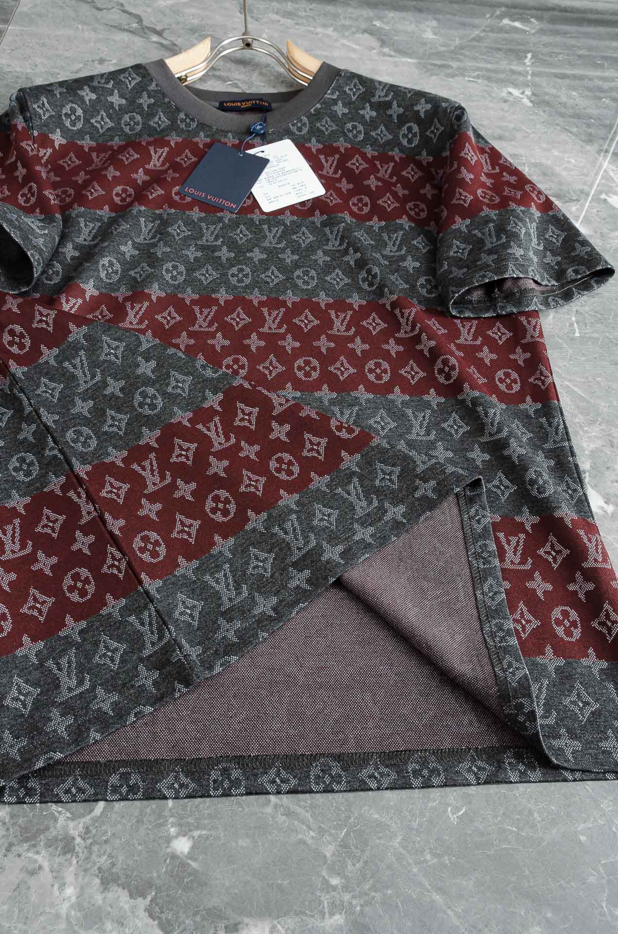 LOUIS VUITTON SS26 圆领短袖印花图案T恤 #本款短袖圆领衫以全幅 Monogram H