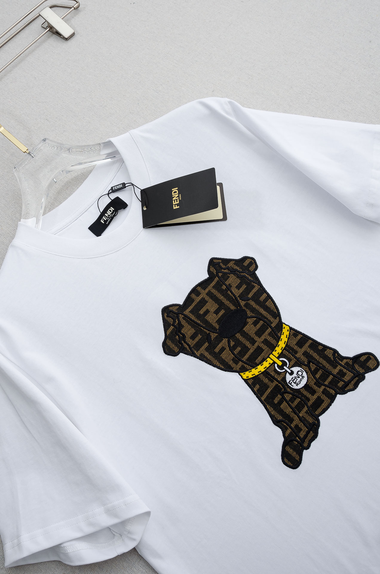 Fendi 芬迪2026SS时尚潮人必备男士休闲圆领短袖T恤衫#设计理念潮流前卫与尚可持续，选用客供进口