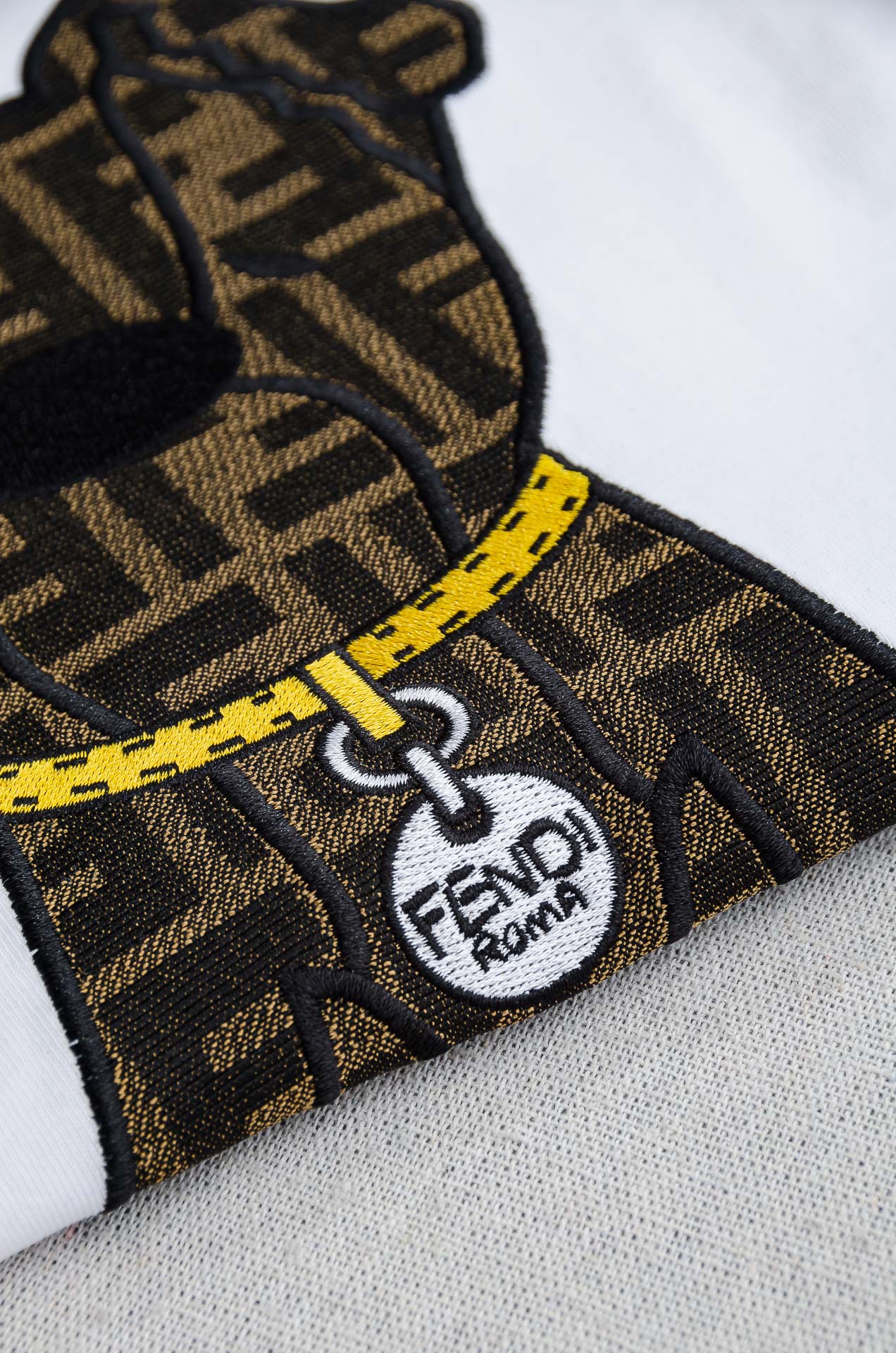 Fendi 芬迪2026SS时尚潮人必备男士休闲圆领短袖T恤衫#设计理念潮流前卫与尚可持续，选用客供进口