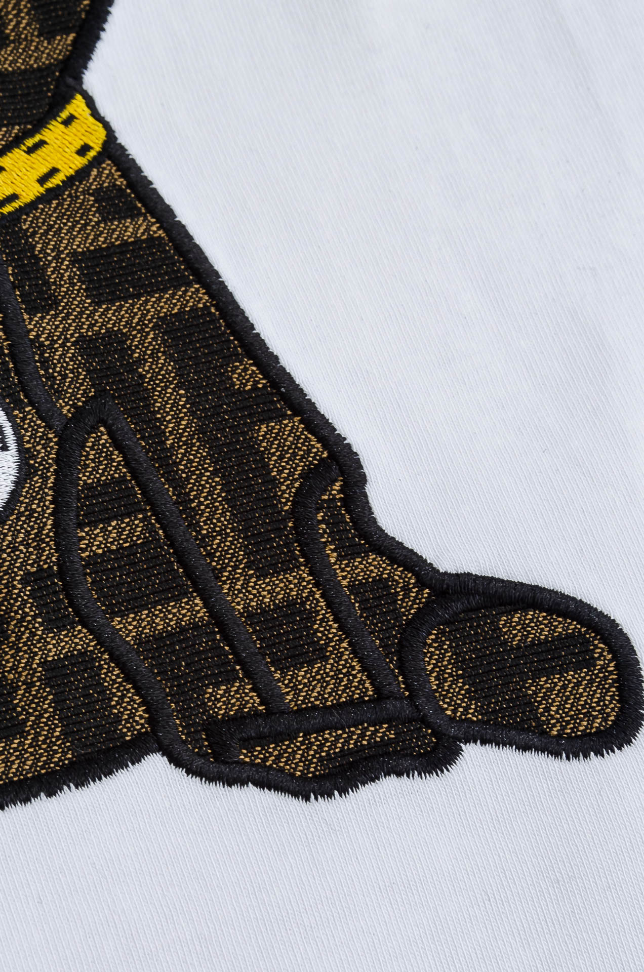 Fendi 芬迪2026SS时尚潮人必备男士休闲圆领短袖T恤衫#设计理念潮流前卫与尚可持续，选用客供进口