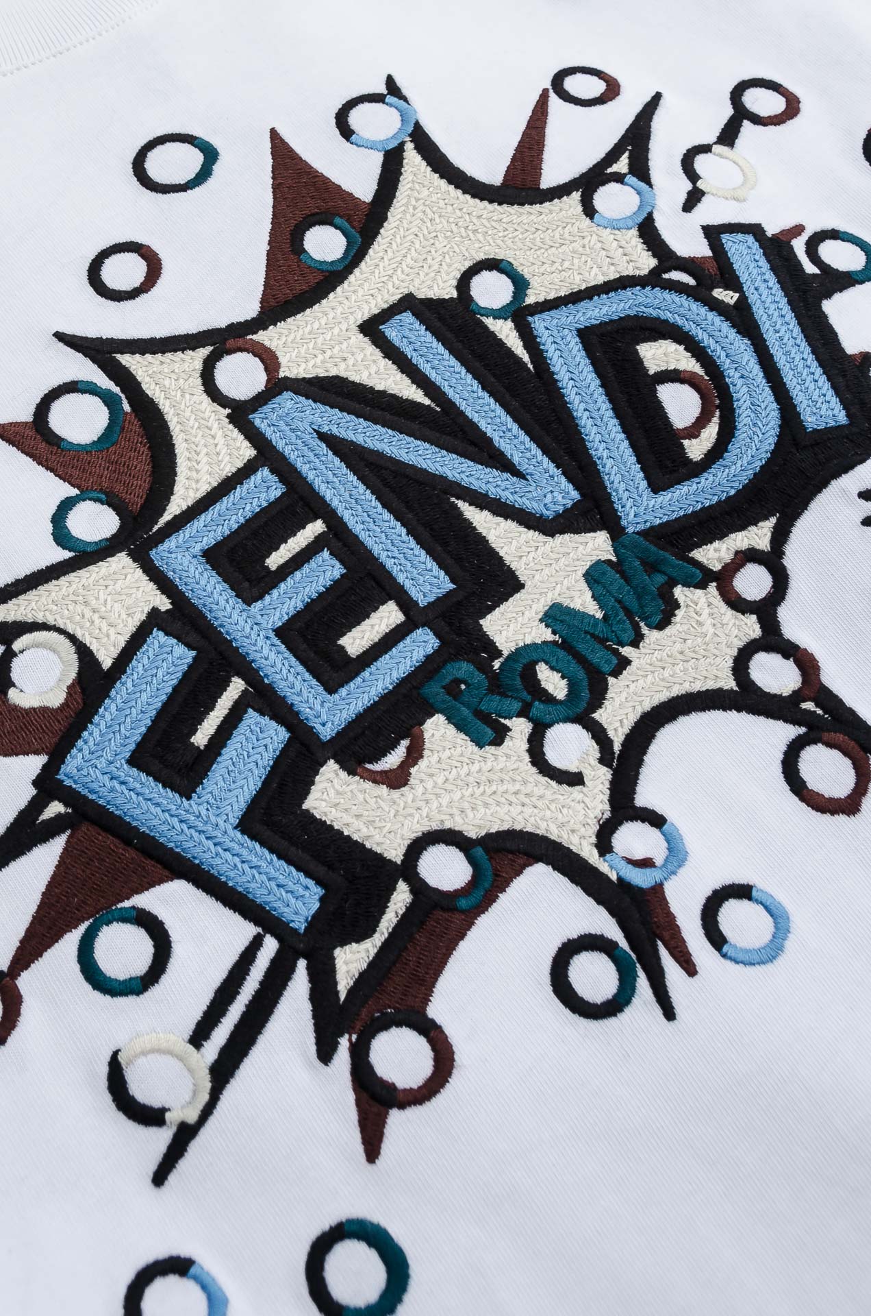 Fendi 芬迪2026SS时尚潮人必备男士休闲圆领短袖T恤衫#设计理念潮流前卫与尚可持续，选用客供进口