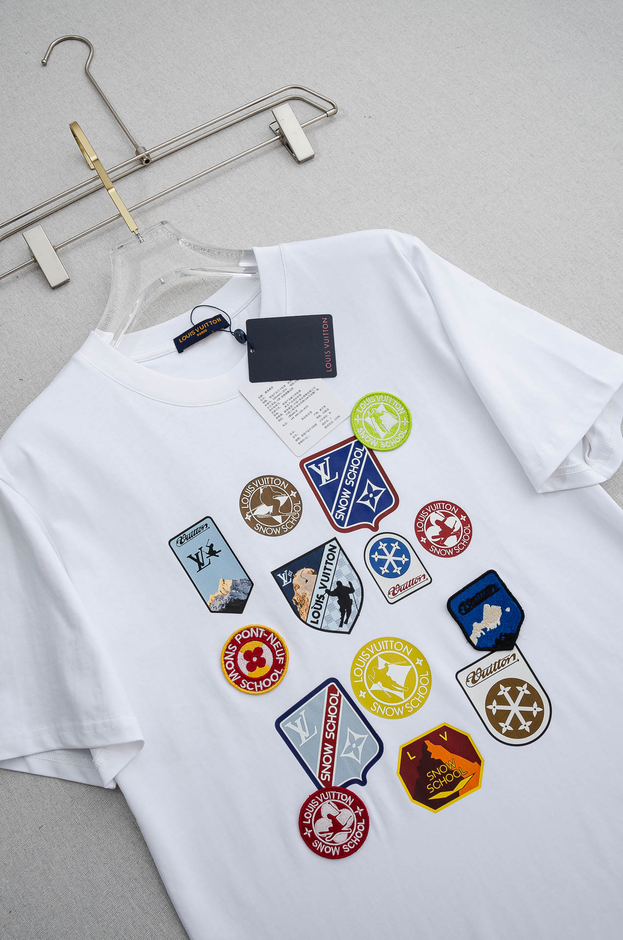 LV 2026SS时尚潮人必备男士休闲圆领短袖T恤衫#设计理念潮流前卫与尚可持续，选用客供进口100%棉