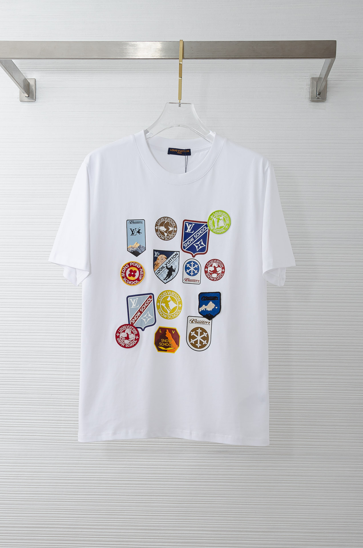 LV 2026SS时尚潮人必备男士休闲圆领短袖T恤衫#设计理念潮流前卫与尚可持续，选用客供进口100%棉