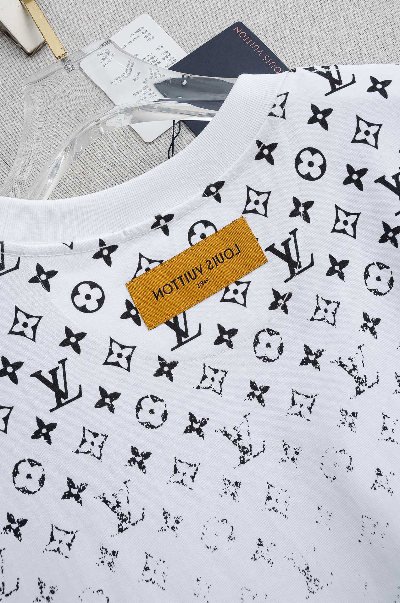 LV 2026SS时尚潮人必备男士休闲圆领短袖T恤衫#设计理念潮流前卫与尚可持续，选用客供进口100%棉