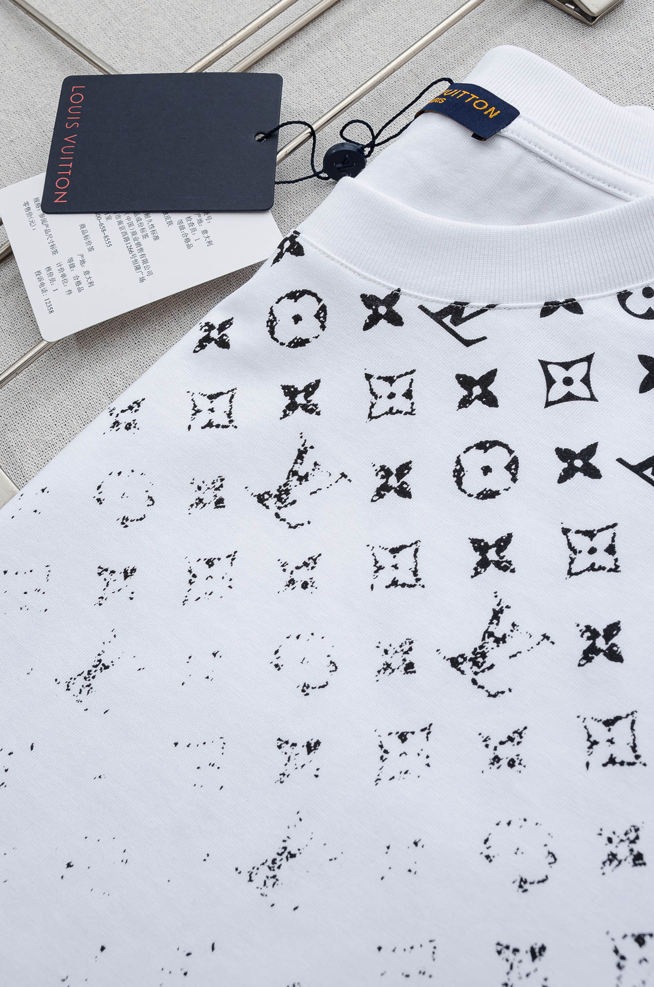 LV 2026SS时尚潮人必备男士休闲圆领短袖T恤衫#设计理念潮流前卫与尚可持续，选用客供进口100%棉