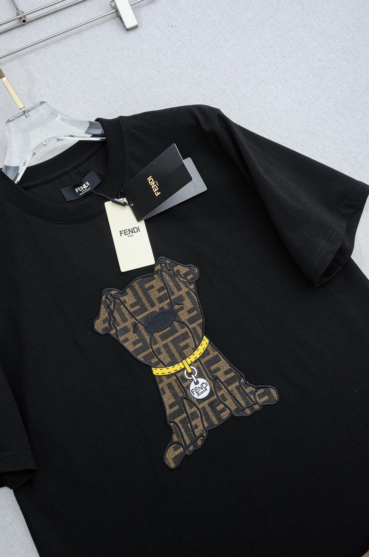 Fendi 芬迪2026SS时尚潮人必备男士休闲圆领短袖T恤衫#设计理念潮流前卫与尚可持续，选用客供进口