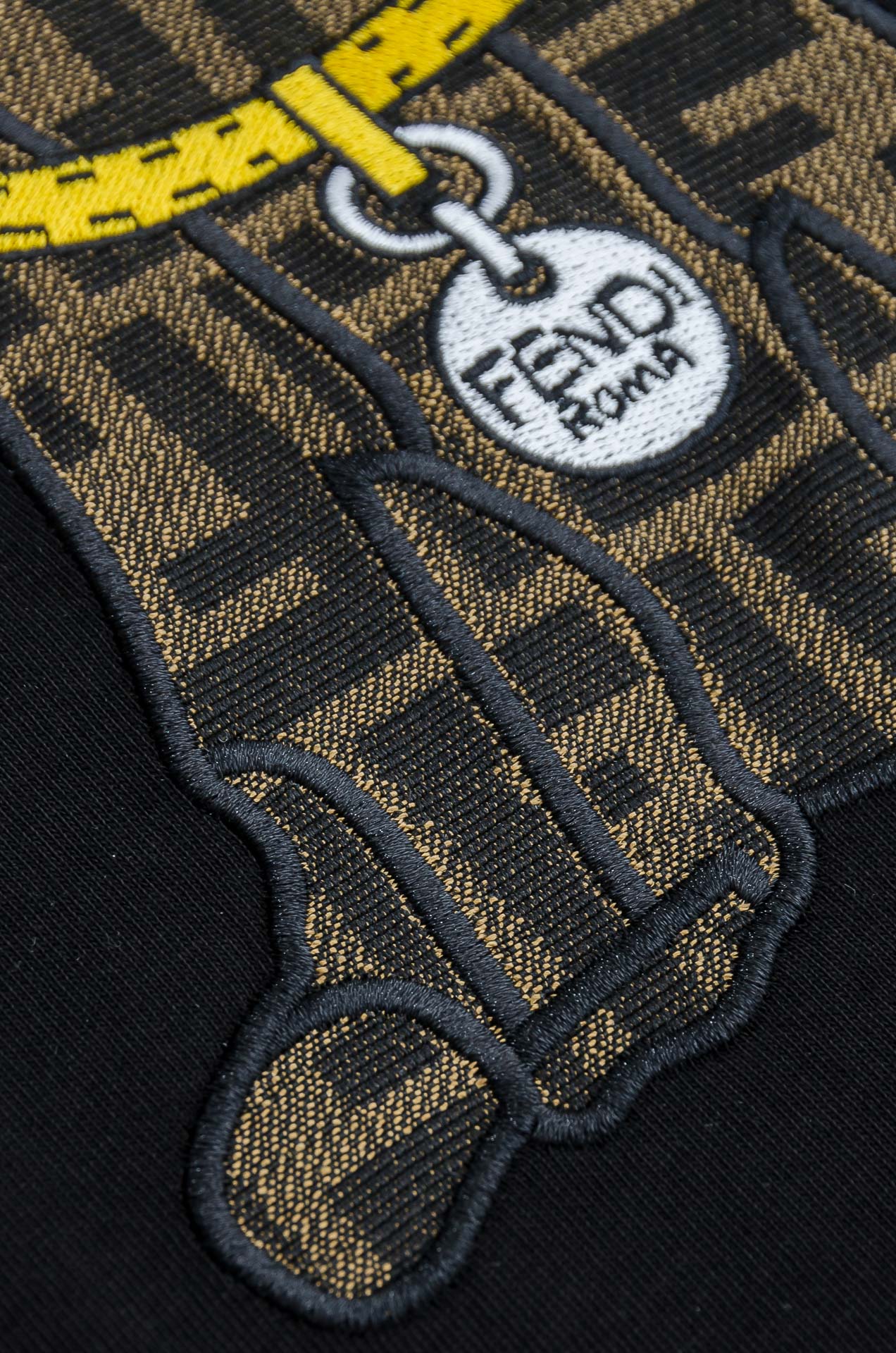 Fendi 芬迪2026SS时尚潮人必备男士休闲圆领短袖T恤衫#设计理念潮流前卫与尚可持续，选用客供进口