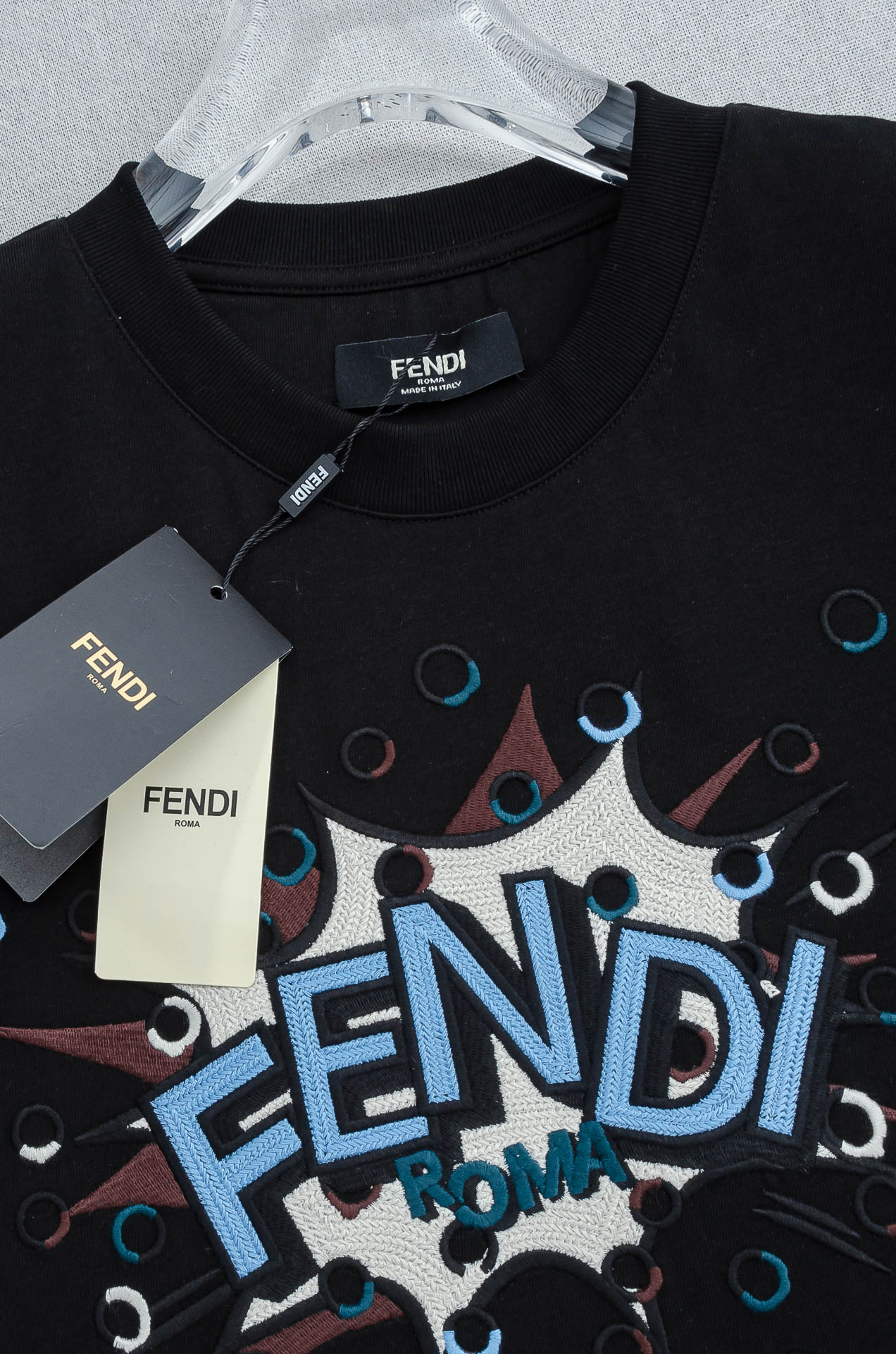 Fendi 芬迪2026SS时尚潮人必备男士休闲圆领短袖T恤衫#设计理念潮流前卫与尚可持续，选用客供进口