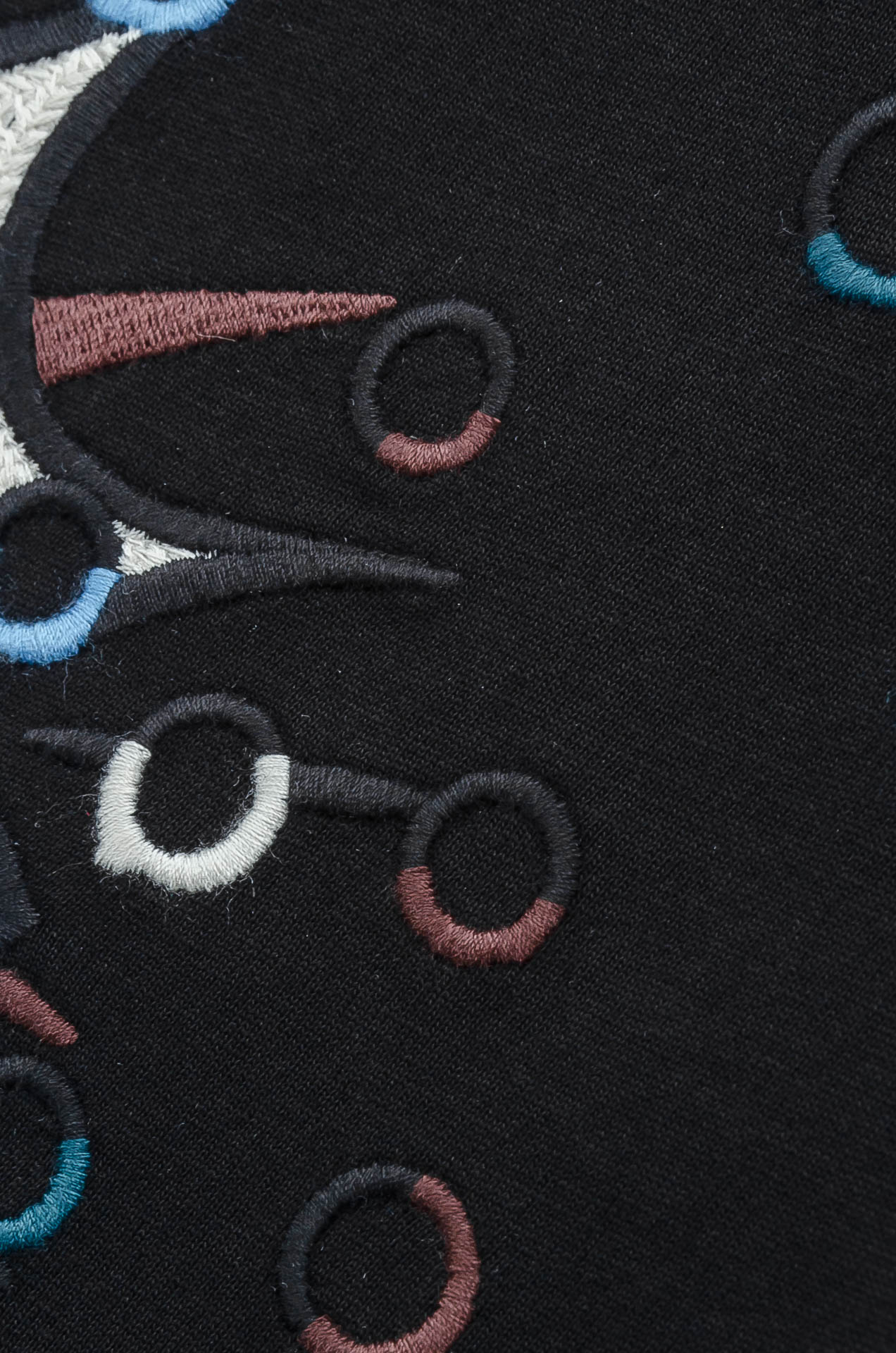 Fendi 芬迪2026SS时尚潮人必备男士休闲圆领短袖T恤衫#设计理念潮流前卫与尚可持续，选用客供进口