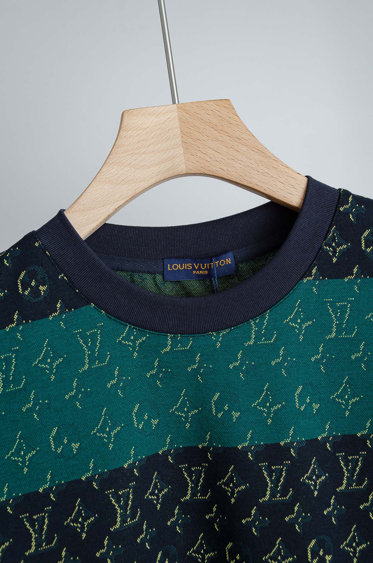 🧨 LV 2026SS时尚潮人必备男士休闲圆领短袖T恤衫#选用客供进口100%棉成分精织混纺而成的面料，