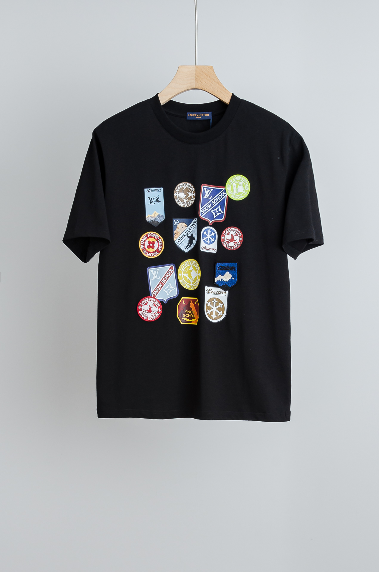 🧨 LV 2026SS时尚潮人必备男士休闲圆领短袖T恤衫#选用客供进口100%棉成分精织混纺而成的面料，