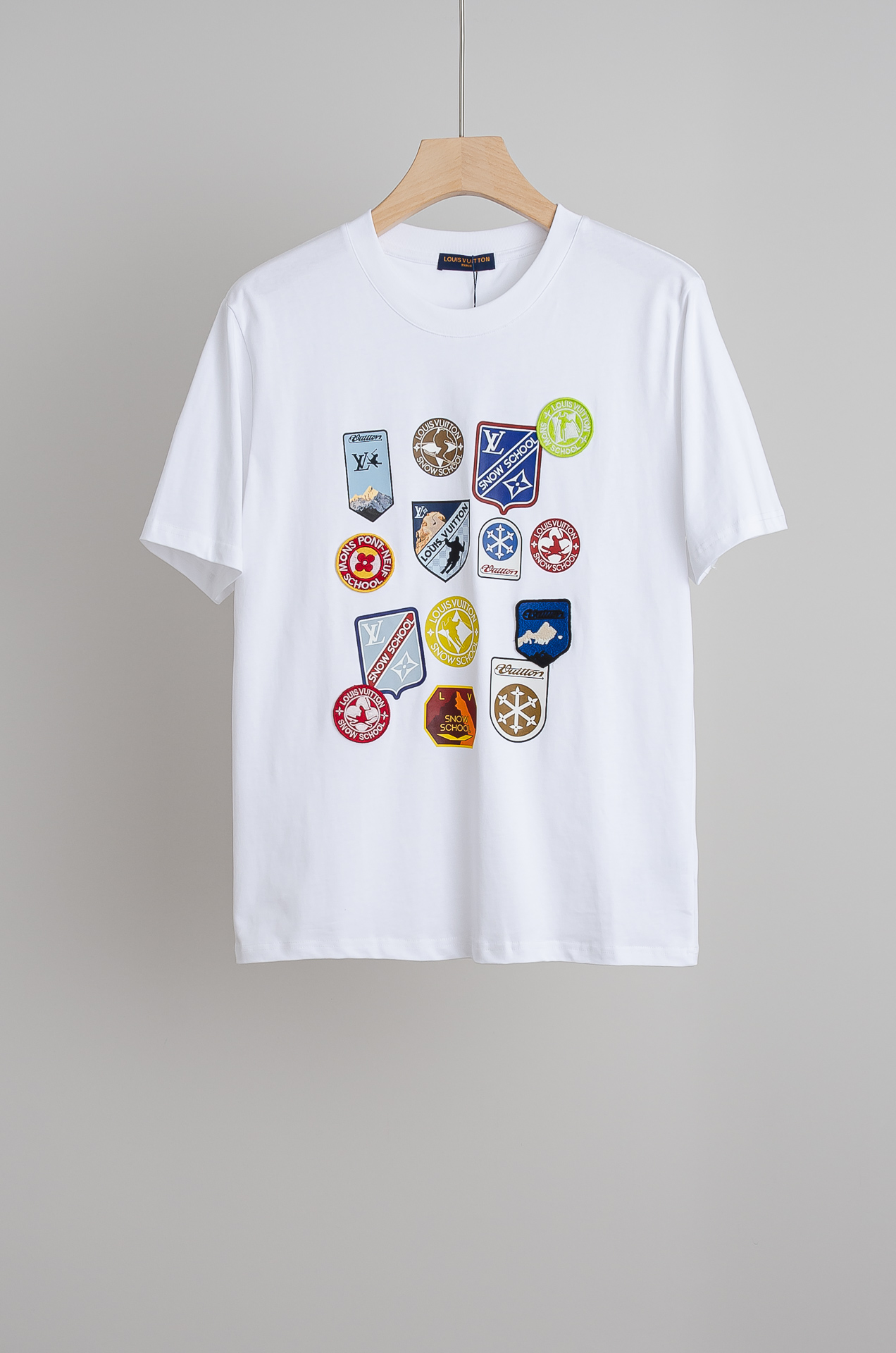 🧨 LV 2026SS时尚潮人必备男士休闲圆领短袖T恤衫#选用客供进口100%棉成分精织混纺而成的面料，