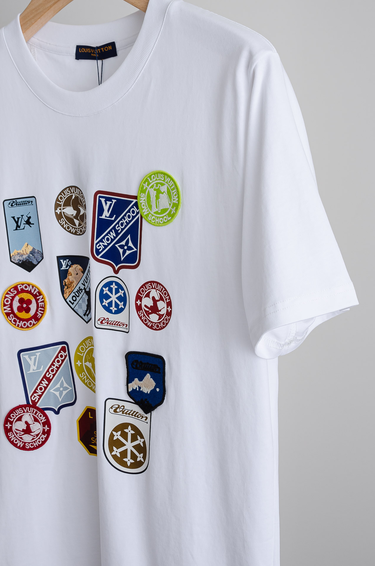 🧨 LV 2026SS时尚潮人必备男士休闲圆领短袖T恤衫#选用客供进口100%棉成分精织混纺而成的面料，