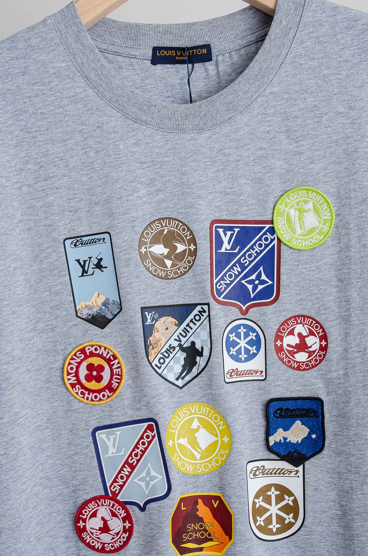 🧨 LV 2026SS时尚潮人必备男士休闲圆领短袖T恤衫#选用客供进口100%棉成分精织混纺而成的面料，