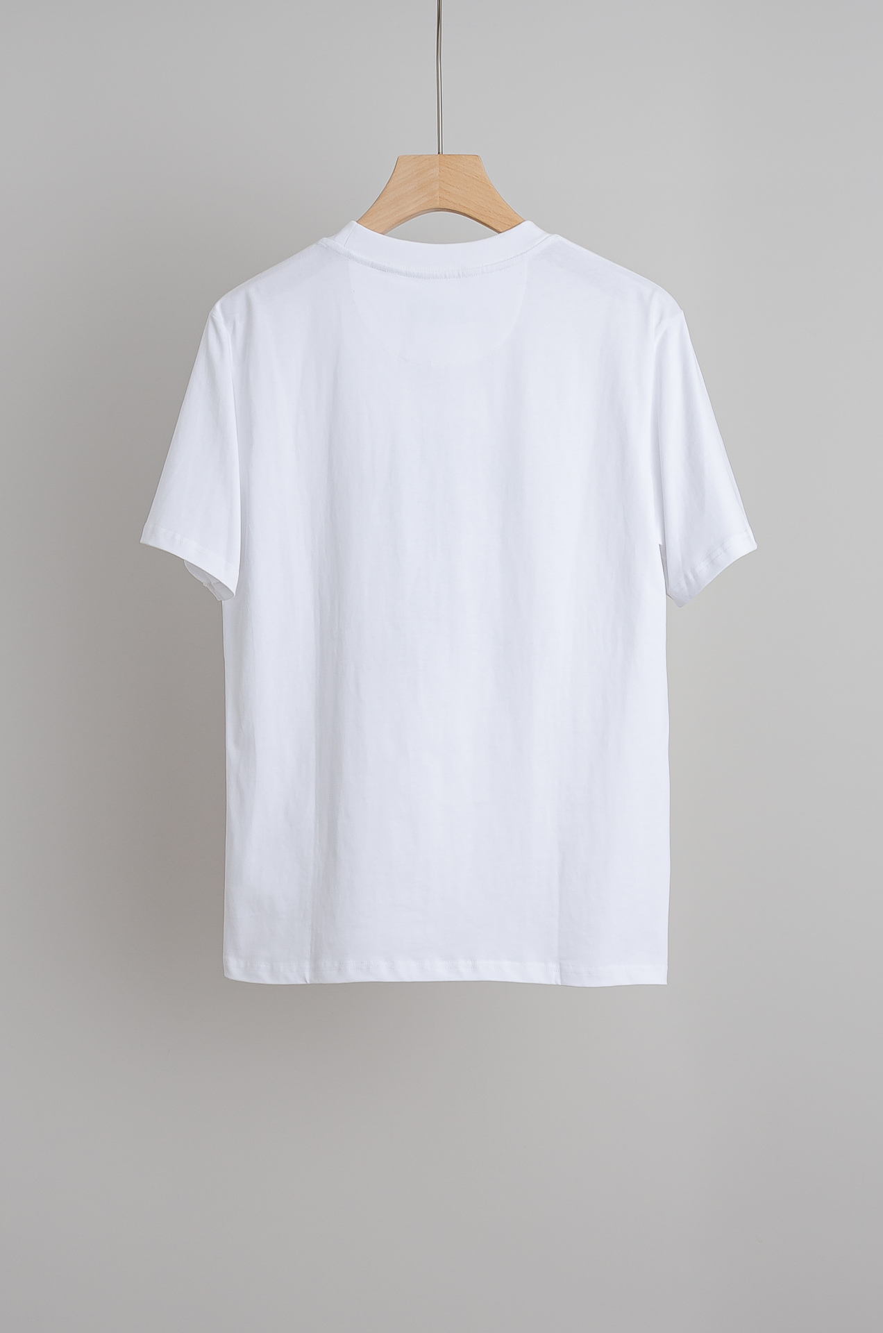 🧨 LV 2026SS时尚潮人必备男士休闲圆领短袖T恤衫#选用客供进口100%棉成分精织混纺而成的面料，