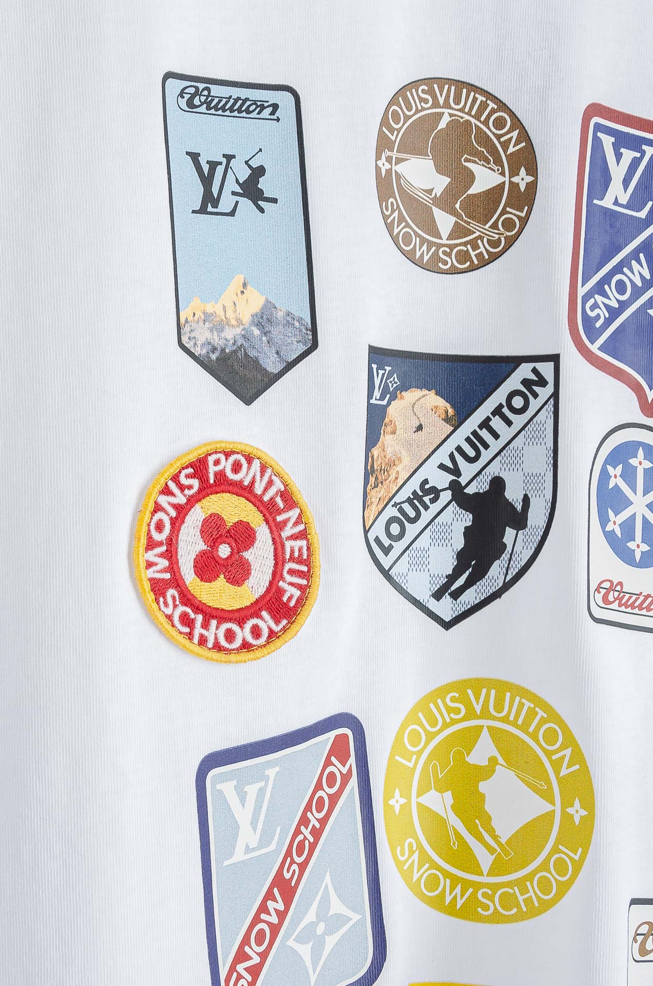 LV 2026SS时尚潮人必备男士休闲圆领短袖T恤衫#选用客供进口100%棉成分精织混纺而成的面料，手感