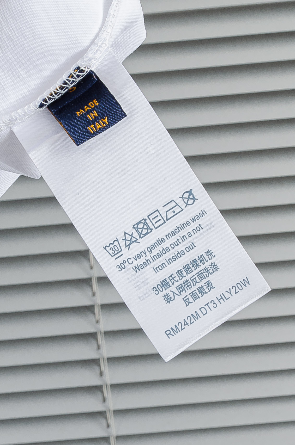 LV 2026SS时尚潮人必备男士休闲圆领短袖T恤衫#选用客供进口100%棉成分精织混纺而成的面料，手感