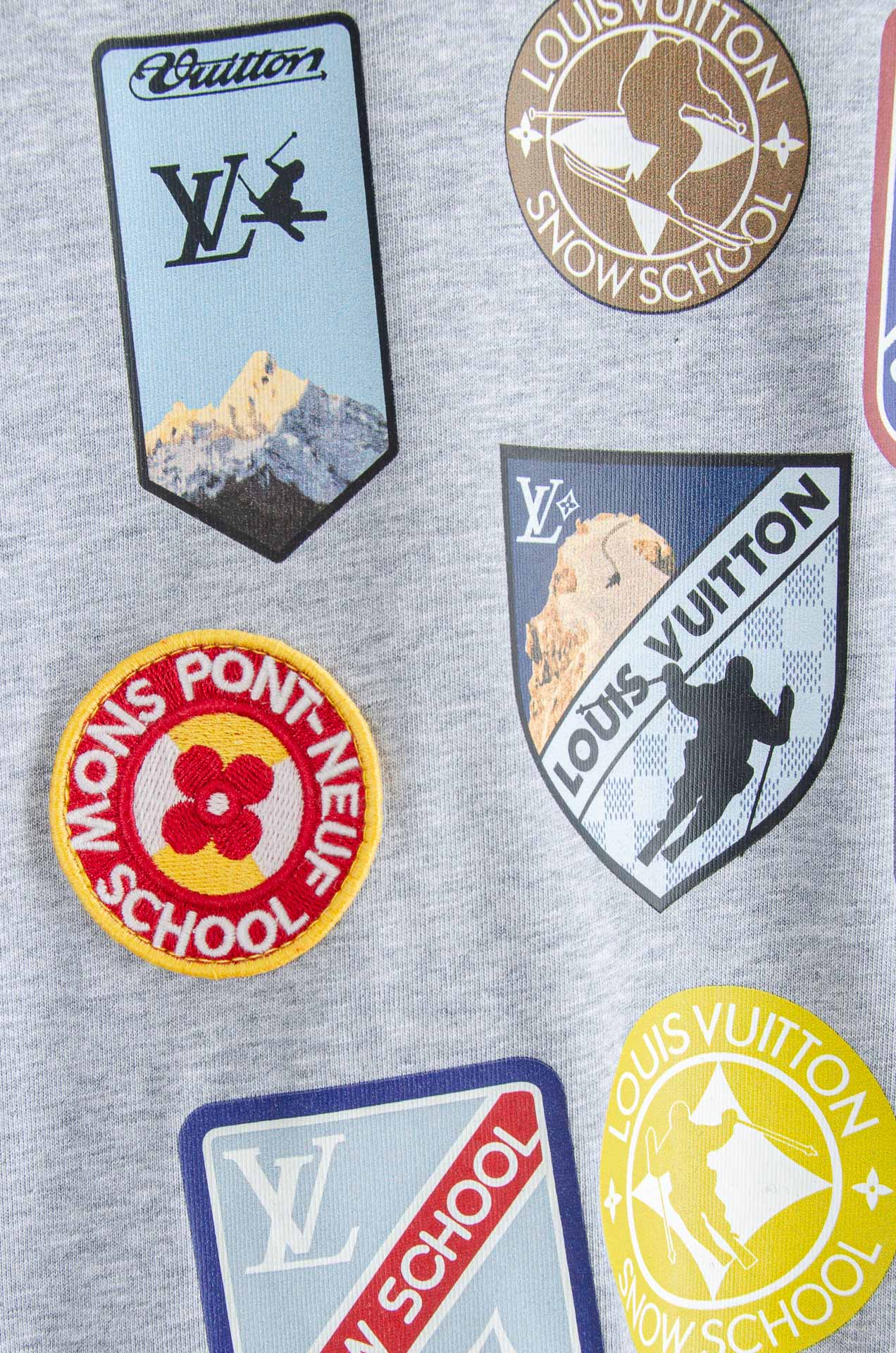 LV 2026SS时尚潮人必备男士休闲圆领短袖T恤衫#选用客供进口100%棉成分精织混纺而成的面料，手感