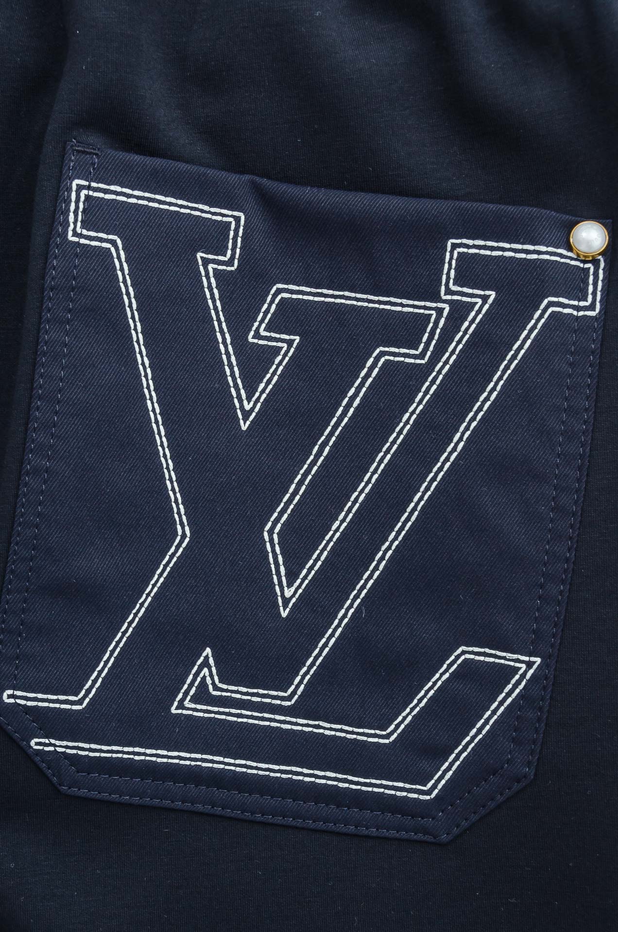 LV 26FW最新款精梳棉混纺挺括有型自带筋骨感抗皱性极强四面弹力包容性好弹力松紧腰搭配抽绳设计直筒立体