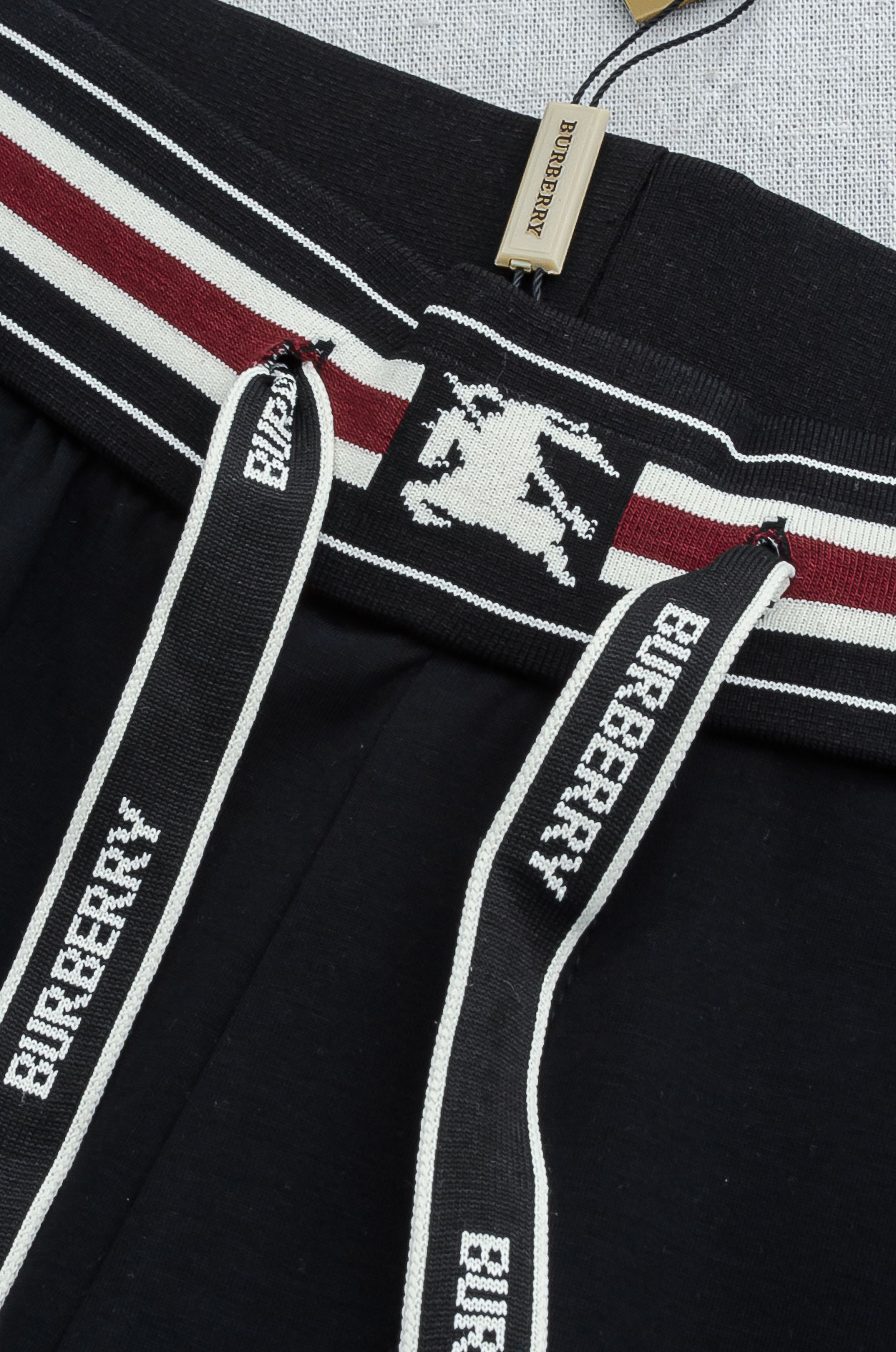 Burberry巴宝莉 26FW最新款精梳棉混纺挺括有型自带筋骨感抗皱性极强四面弹力包容性好弹力松紧腰搭