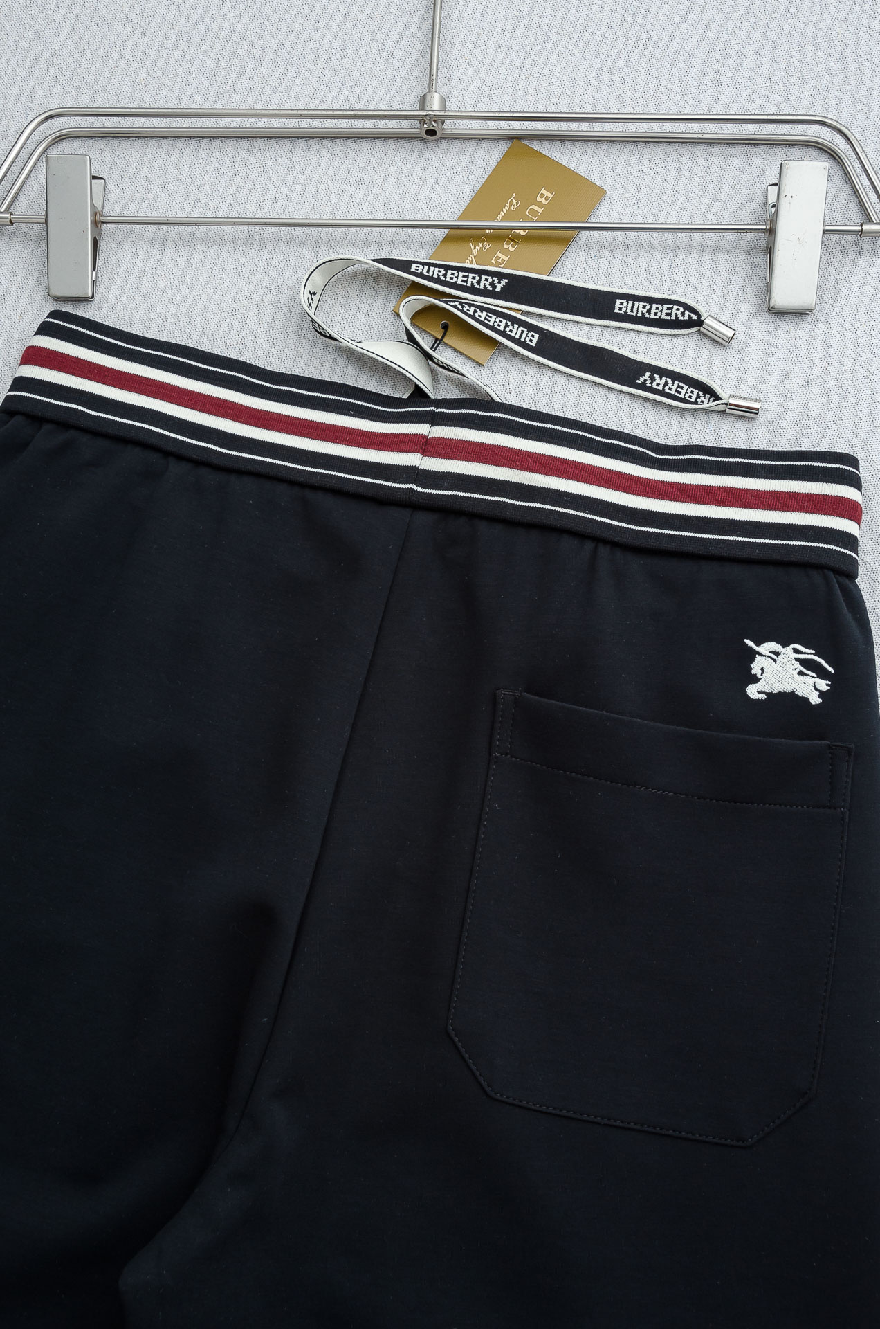 Burberry巴宝莉 26FW最新款精梳棉混纺挺括有型自带筋骨感抗皱性极强四面弹力包容性好弹力松紧腰搭