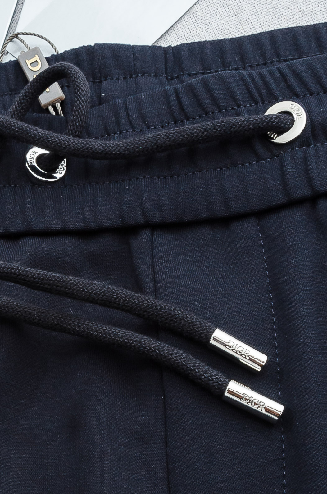 Dior迪奥 26FW最新款精梳棉混纺挺括有型自带筋骨感抗皱性极强四面弹力包容性好弹力松紧腰搭配抽绳设计