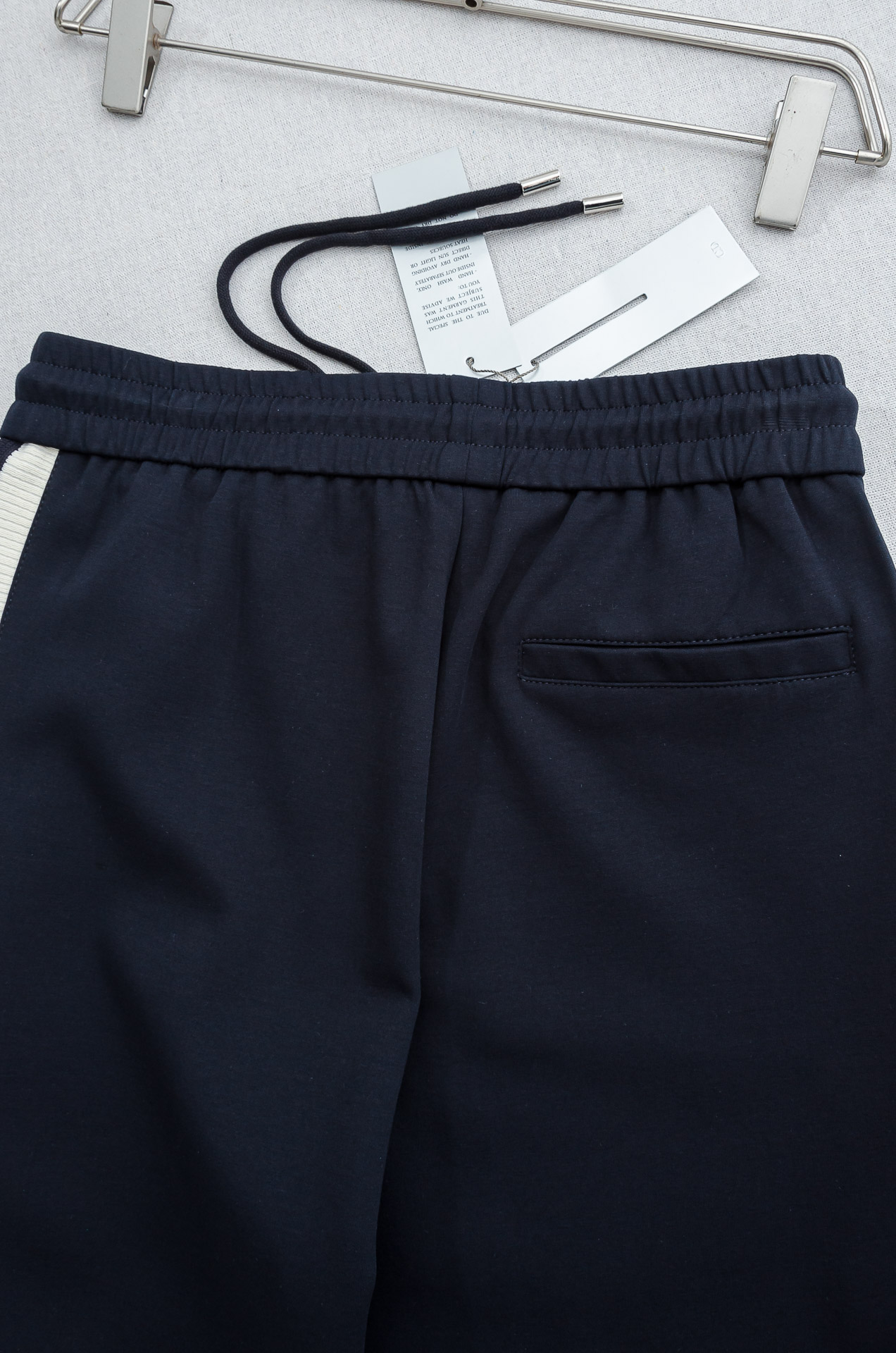 Dior迪奥 26FW最新款精梳棉混纺挺括有型自带筋骨感抗皱性极强四面弹力包容性好弹力松紧腰搭配抽绳设计