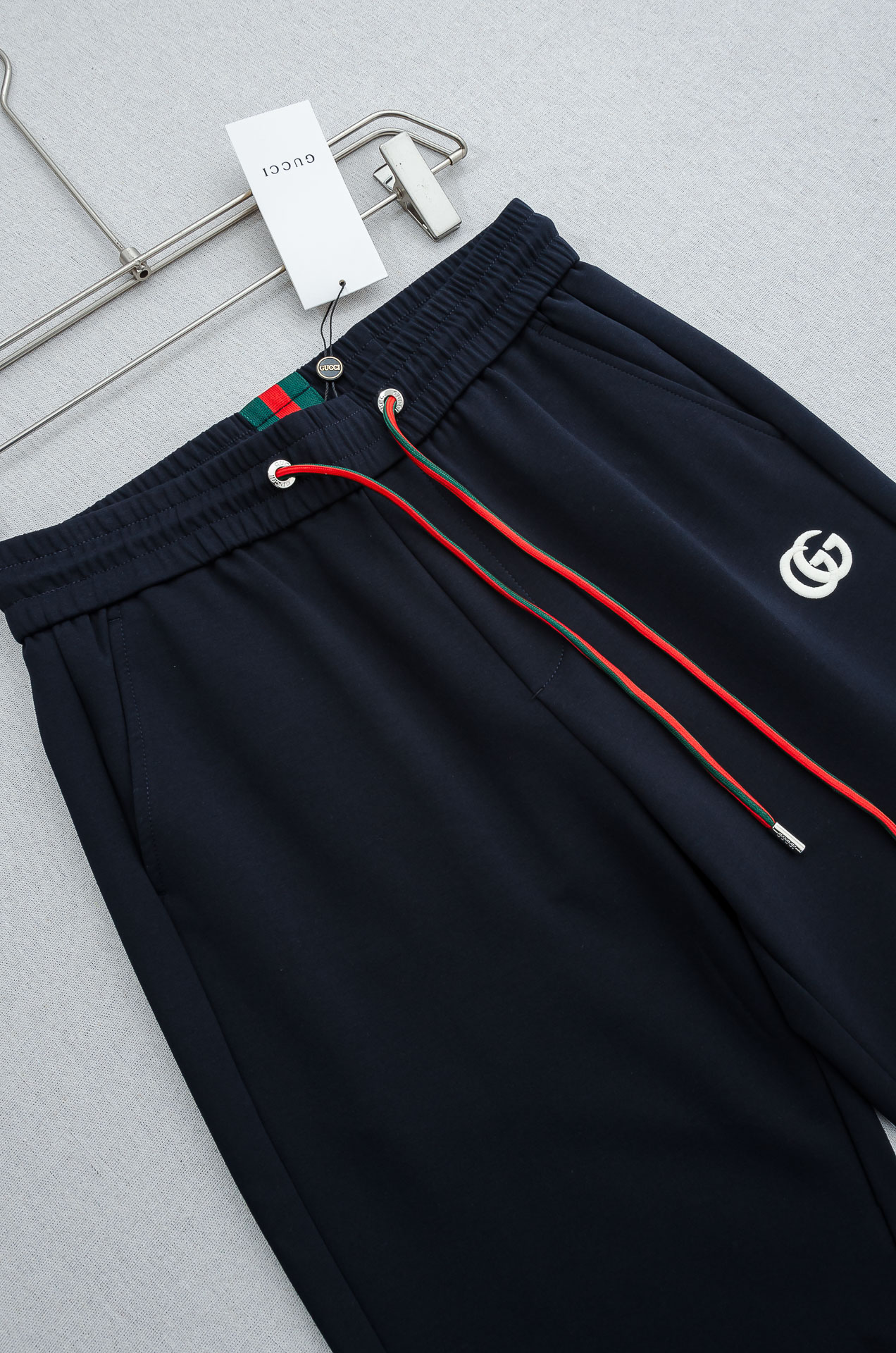 Gucci古驰26FW最新款精梳棉混纺挺括有型自带筋骨感抗皱性极强四面弹力包容性好弹力松紧腰搭配抽绳设计