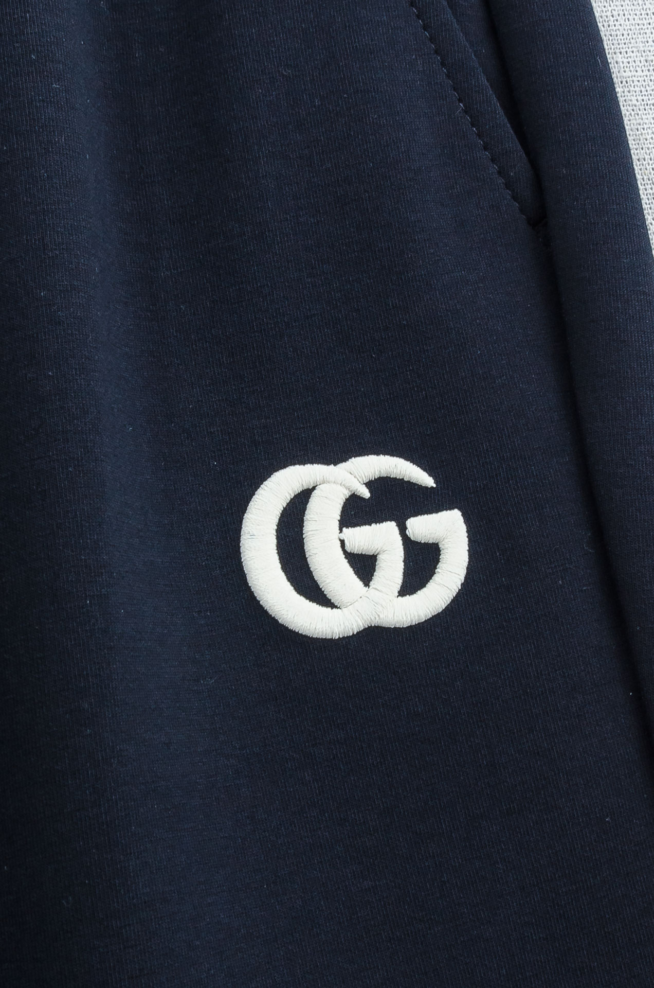 Gucci古驰26FW最新款精梳棉混纺挺括有型自带筋骨感抗皱性极强四面弹力包容性好弹力松紧腰搭配抽绳设计