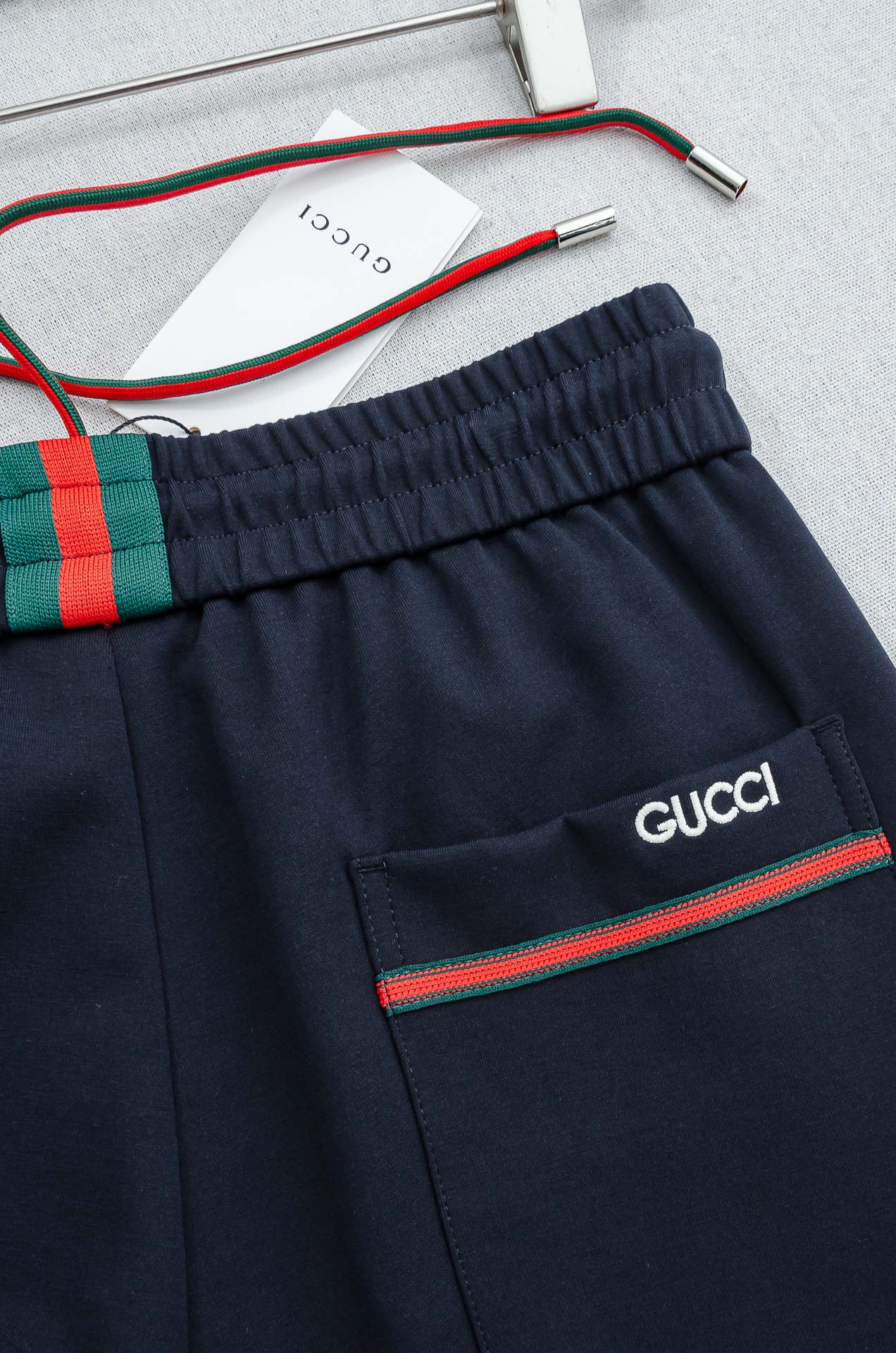 Gucci古驰26FW最新款精梳棉混纺挺括有型自带筋骨感抗皱性极强四面弹力包容性好弹力松紧腰搭配抽绳设计