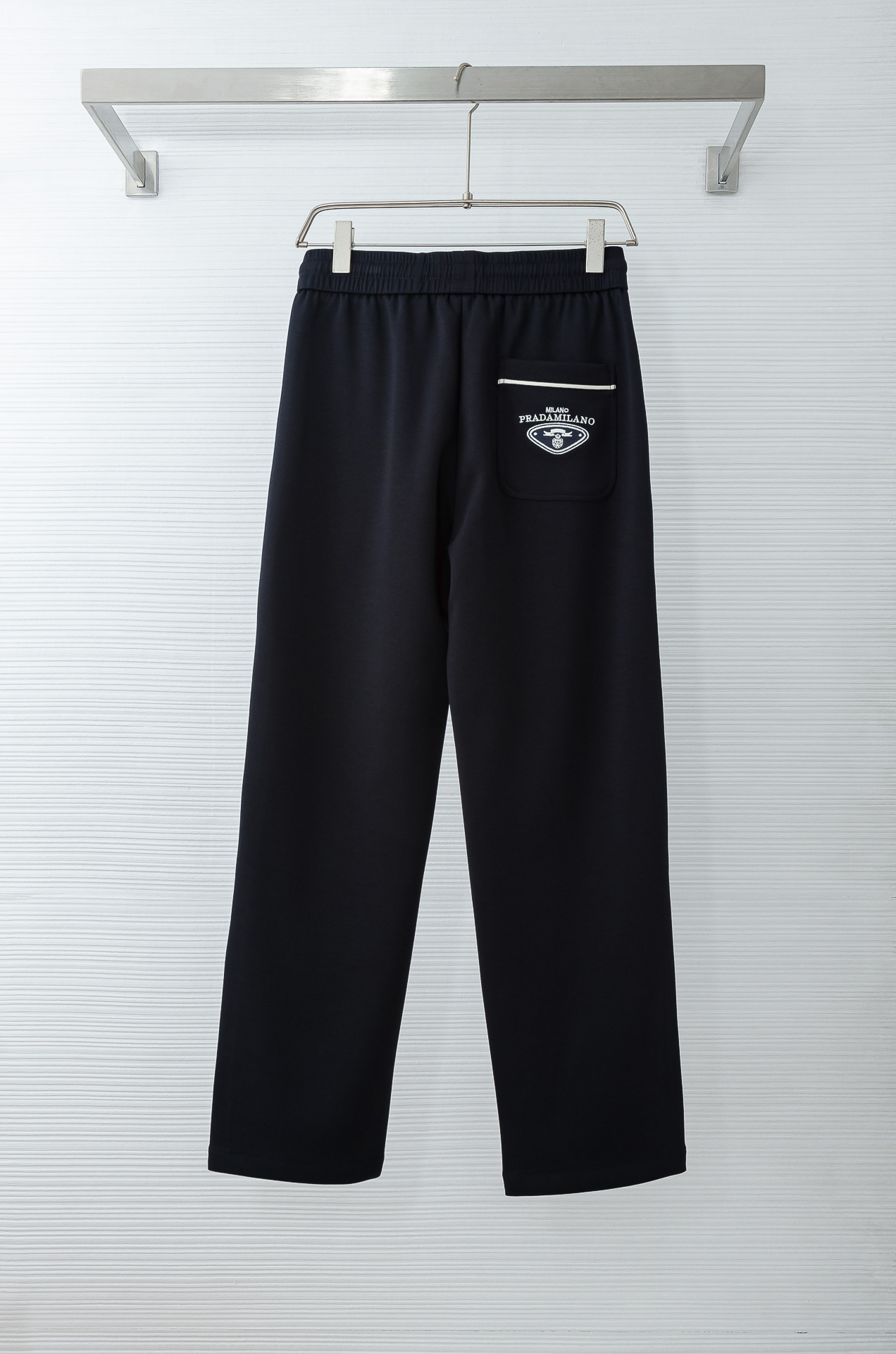 Prada普拉达26FW最新款精梳棉混纺挺括有型自带筋骨感抗皱性极强四面弹力包容性好弹力松紧腰搭配抽绳设